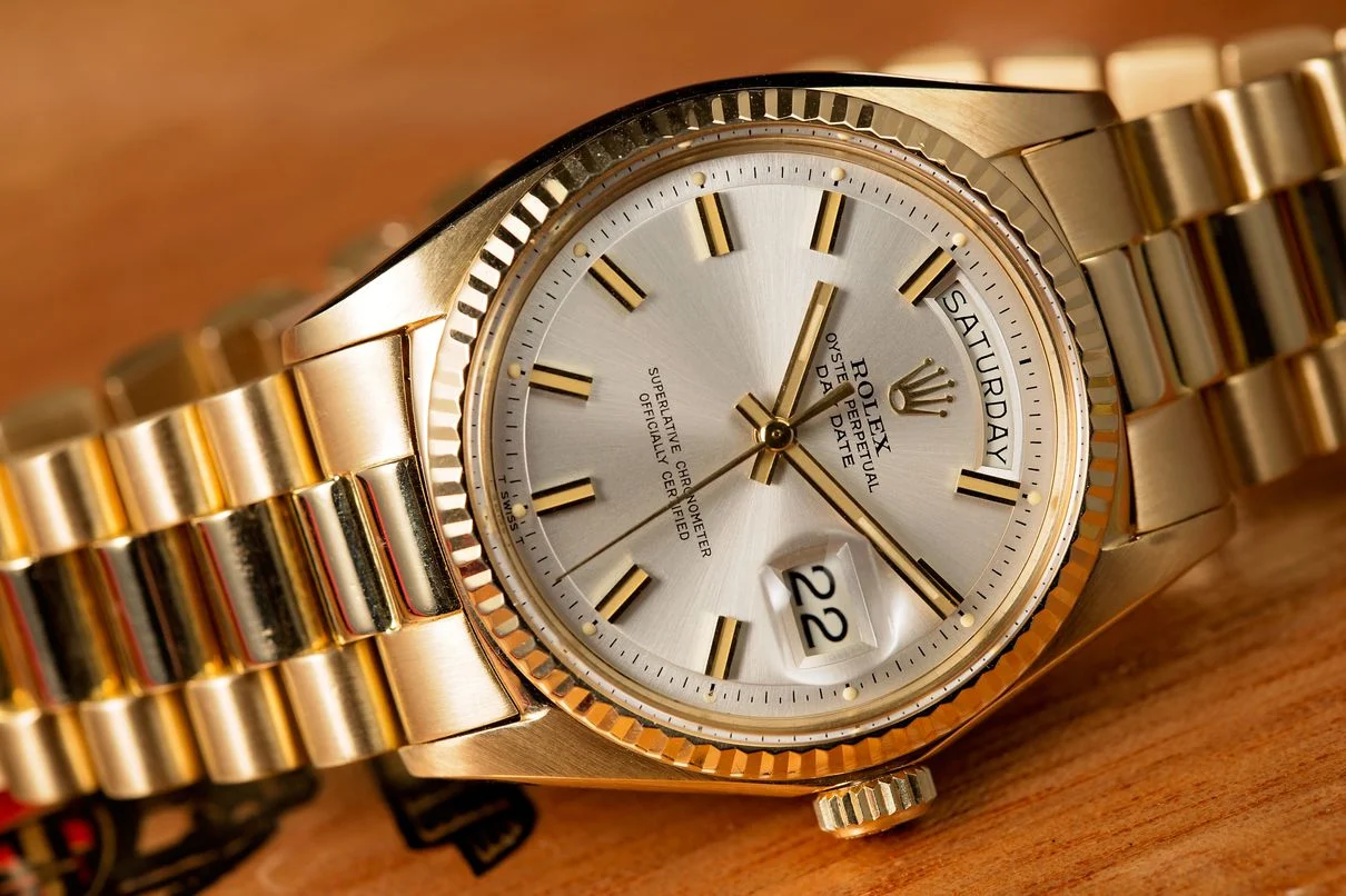 Investing in Pre-Owned Luxury Watches: A European Market Guide to Value, Authenticity & Acquisition