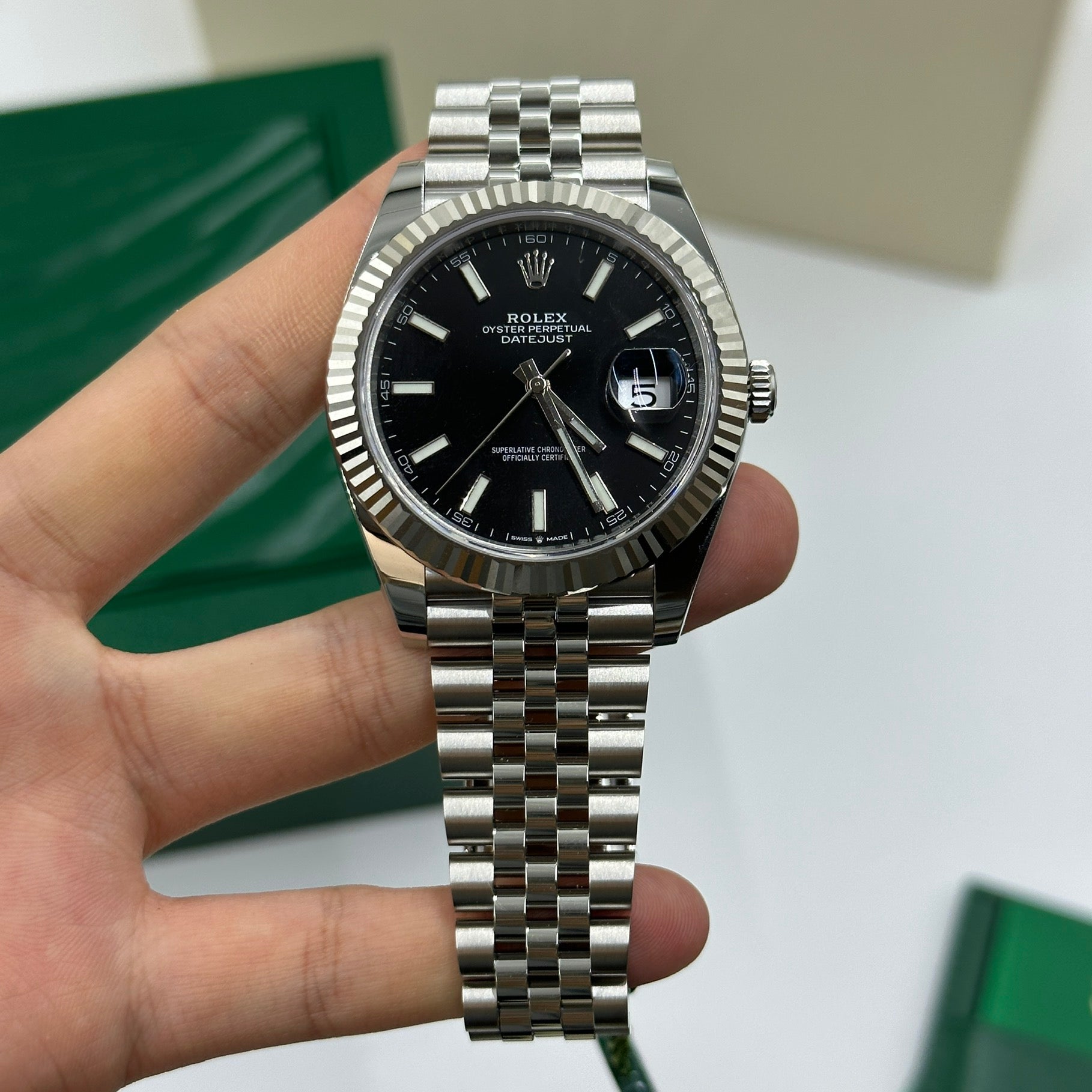 Rolex Datejust 41 126334 Black Index Jubilee