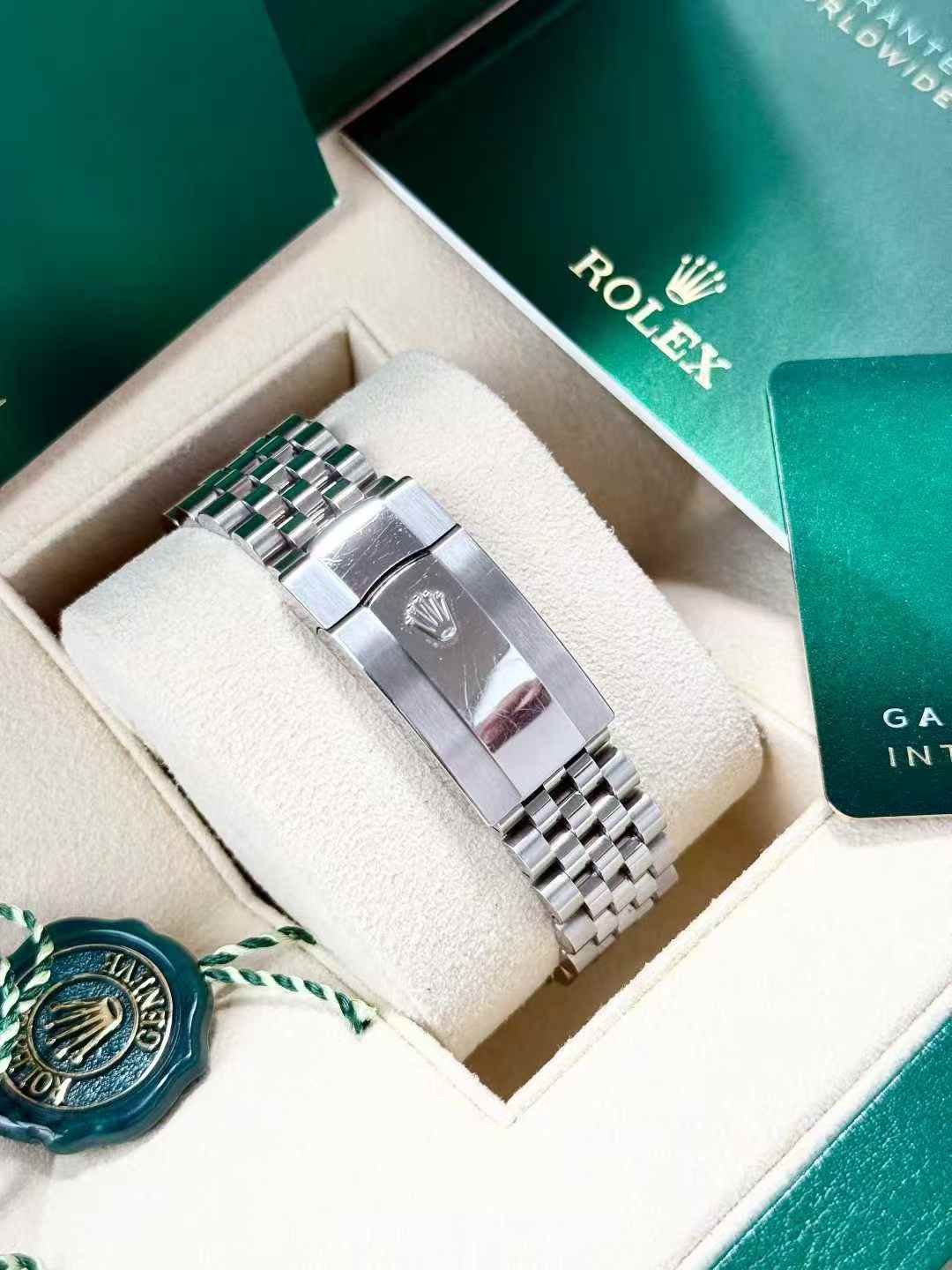 ROLEX 126284 blue diamond  jubilee  full links