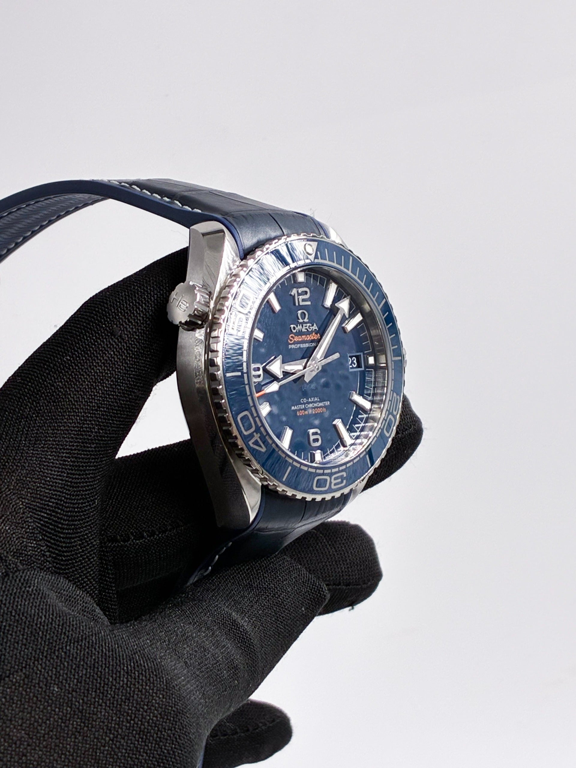 Omega Seamaster Planet Ocean 215.33.44.21.03.001