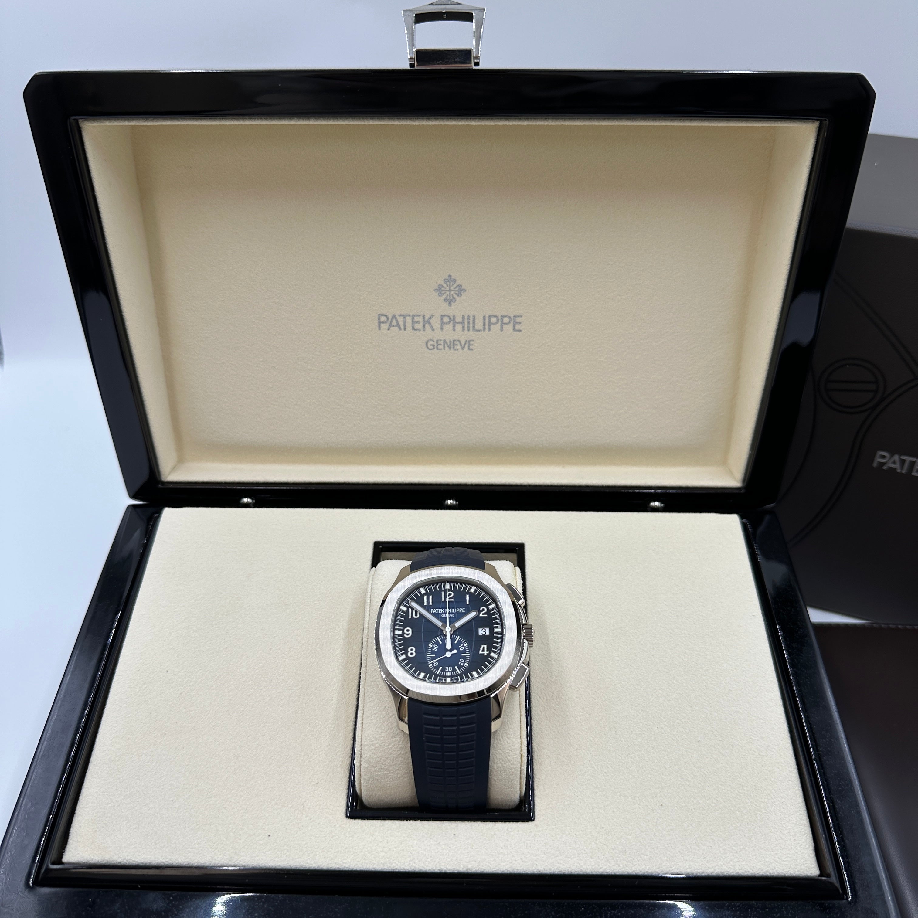 Patek Philippe Aquanaut Chronograph 5968G‑001 White‑Gold 42.2 mm Khaki Dial