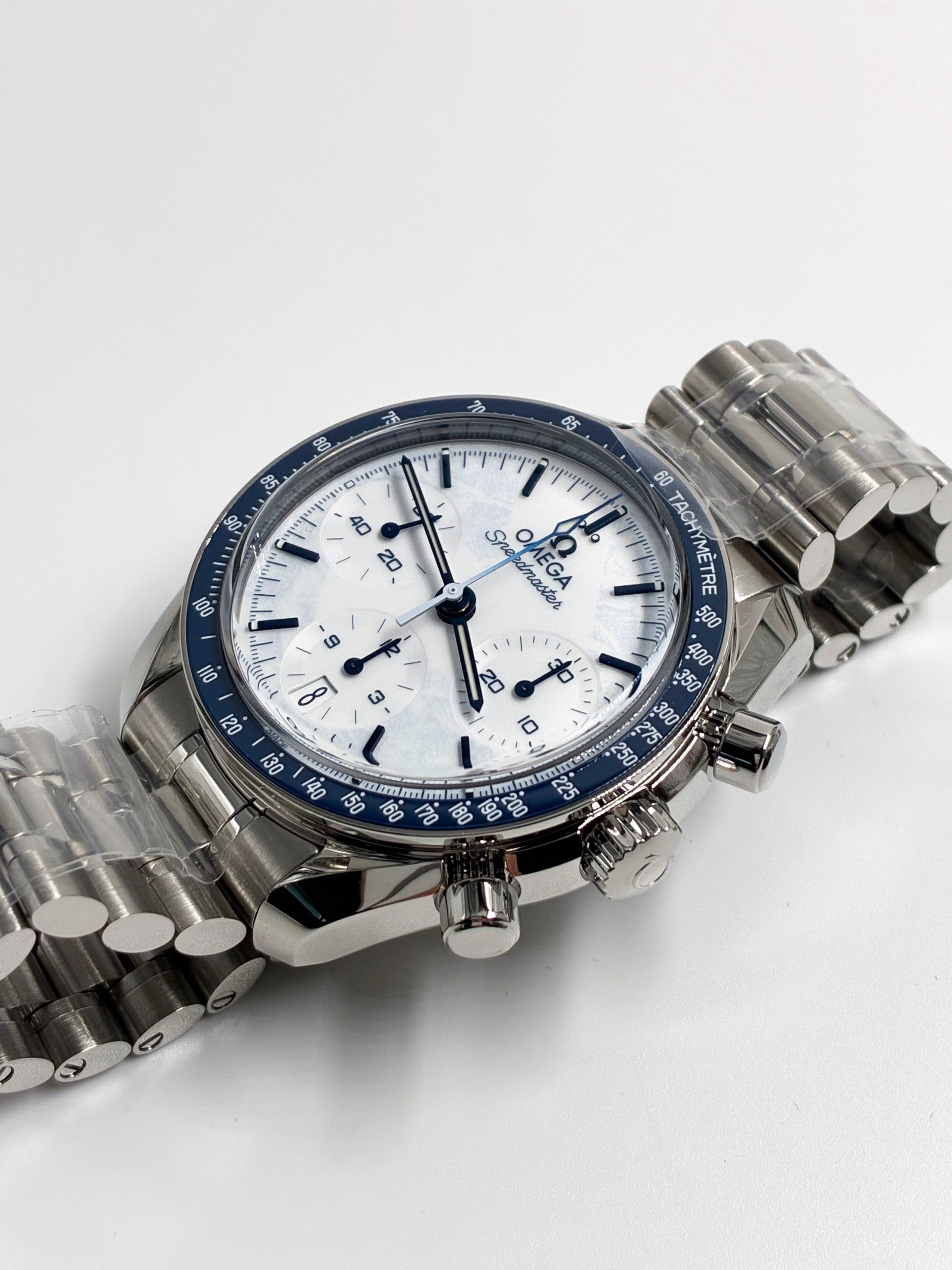 Omega Speedmaster 38 522.30.38.50.04.001