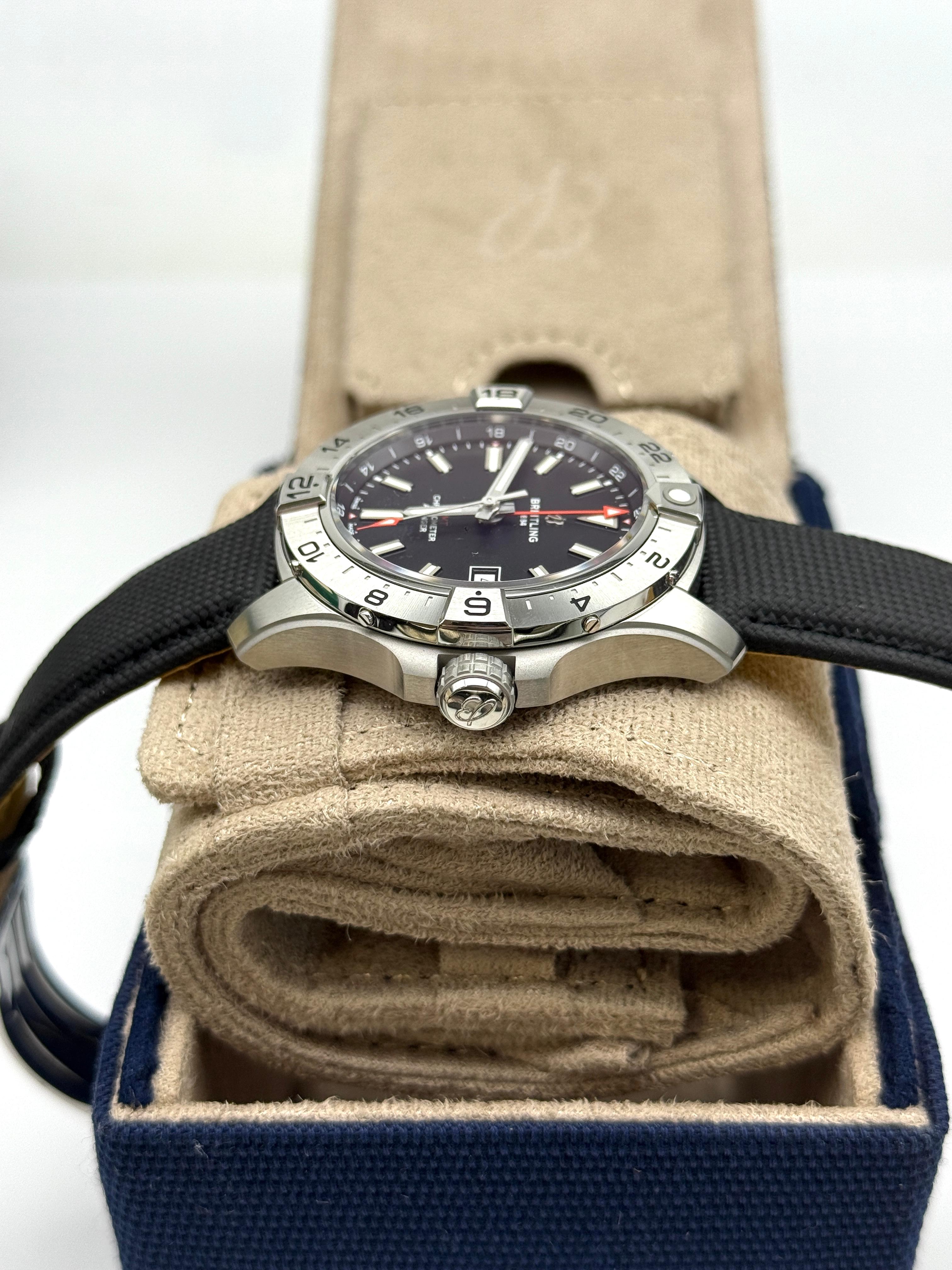 Breitling Avenger Automatic GMT 44 A32320101B1X1