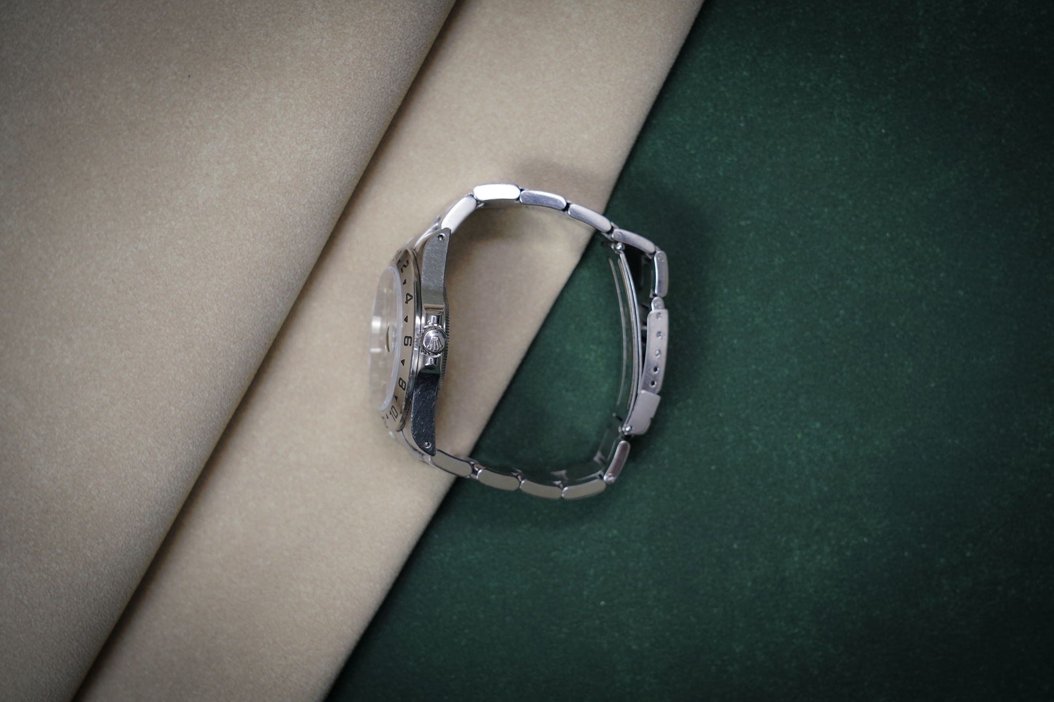 16570 Black with original paper