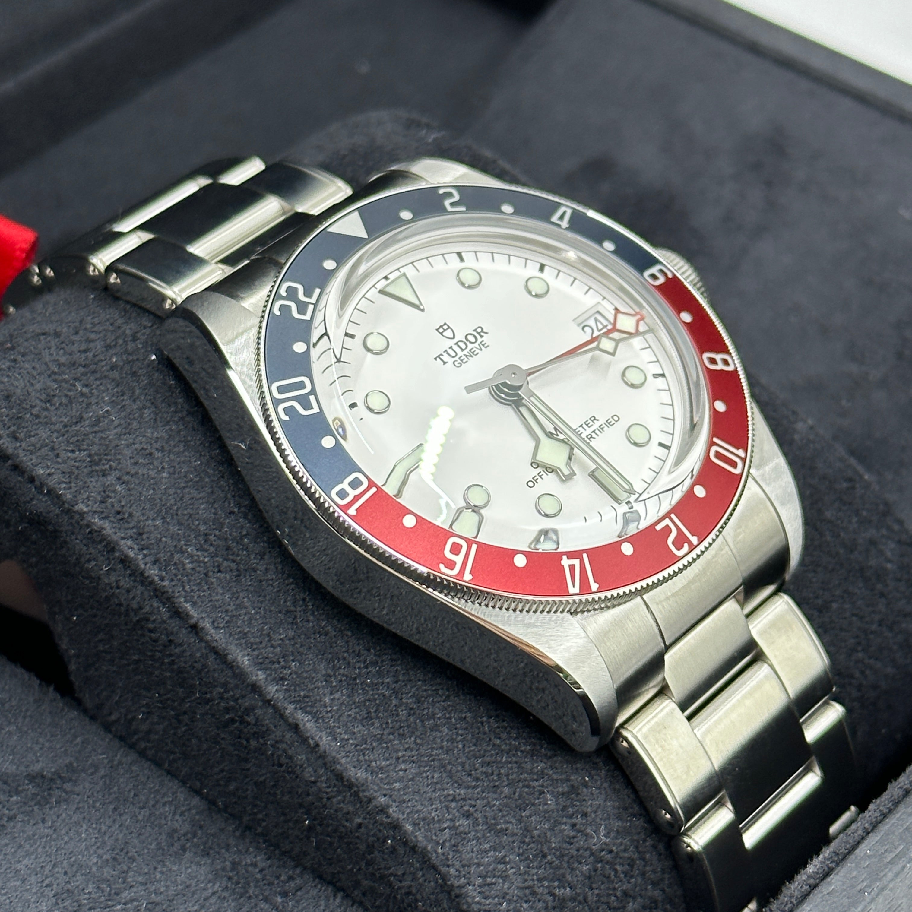 TUDOR BLACK BAY GMT M79830RB-0010