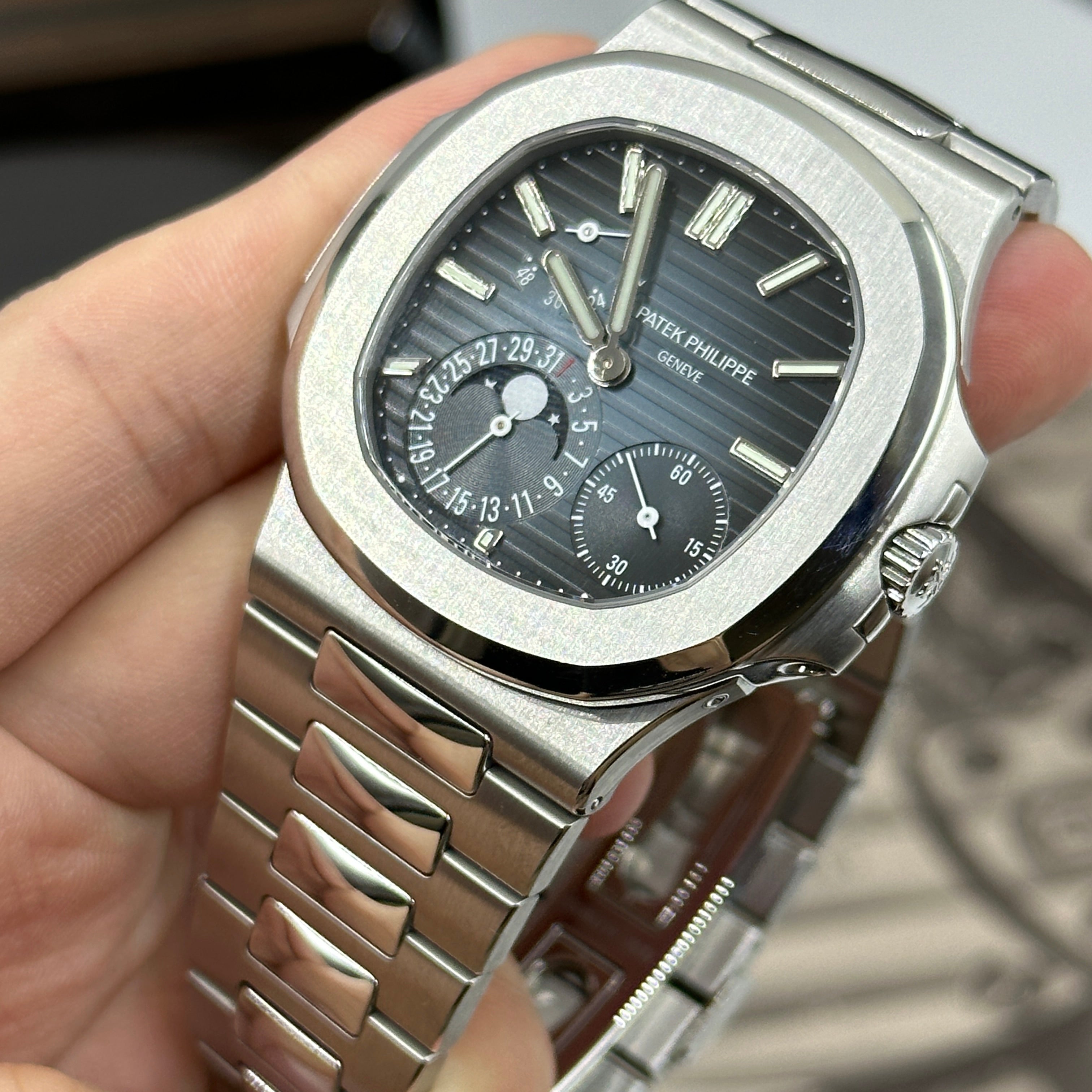 Patek Philippe Nautilus Watch 5712/1A-001 – EW Watches