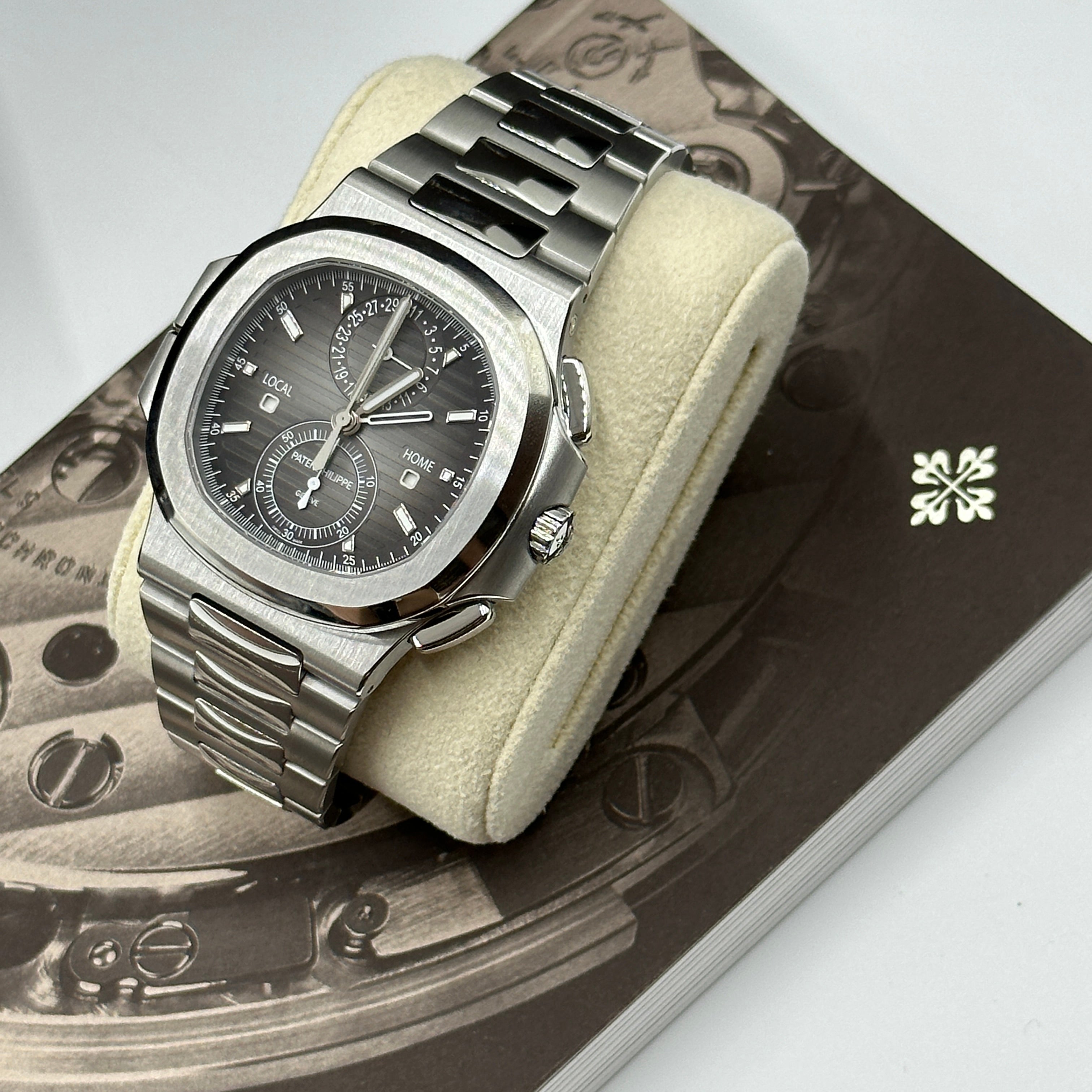 Patek Philippe Nautilus Esfera Gris / 5990/1A-001
