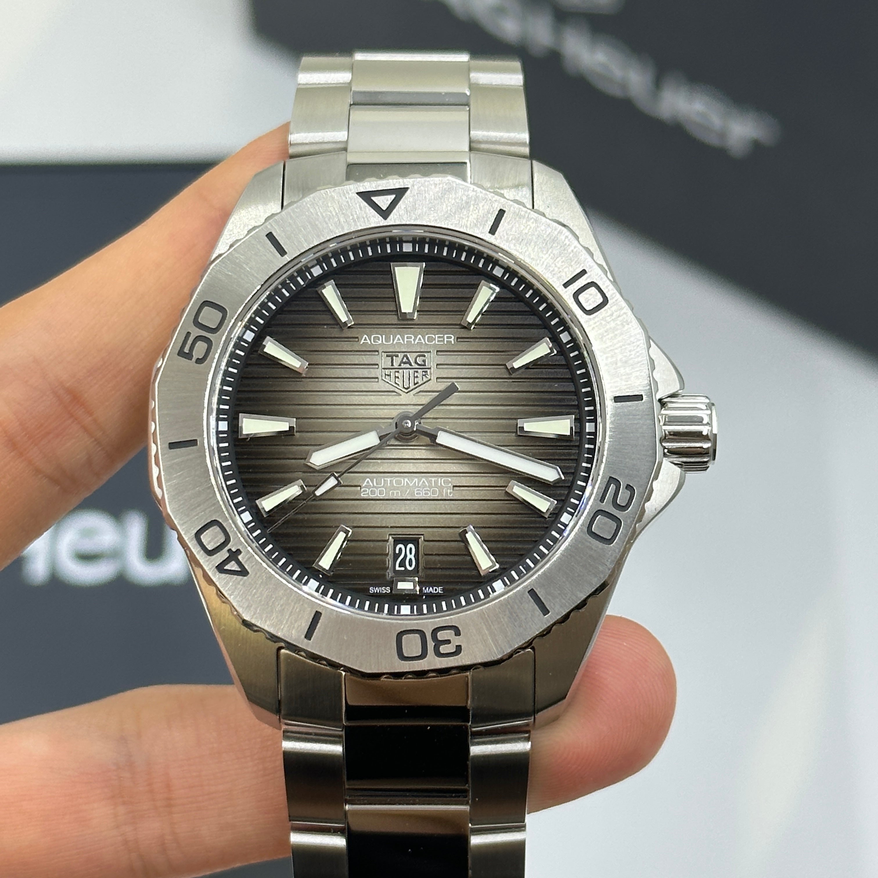 TAG Heuer Heuer Aquaracer Professional 200 Date Tag WBP2110.BA0627