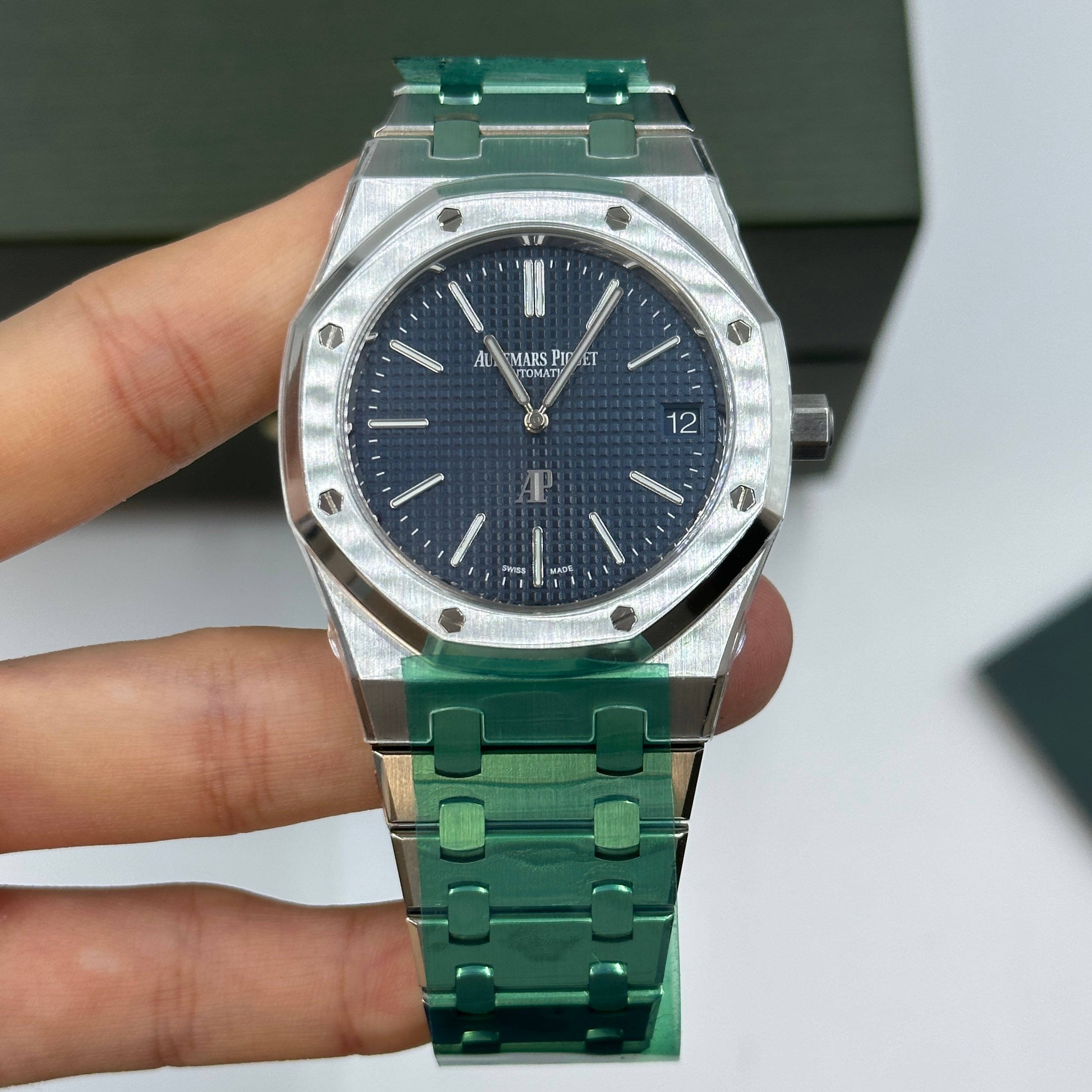 Audemars Piguet Royal Oak "jumbo" Extra-thin 16202ST.OO.1240ST.02 2025