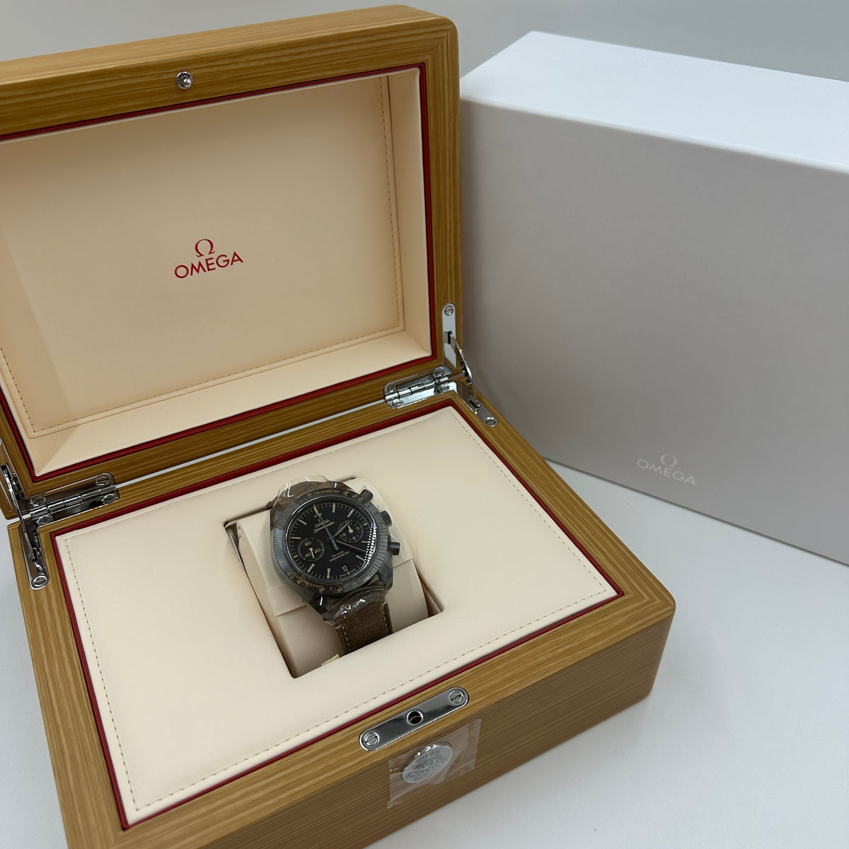Omega Speedmaster Dark Side Of The Moon 311.92.44.51.01.006 2026
