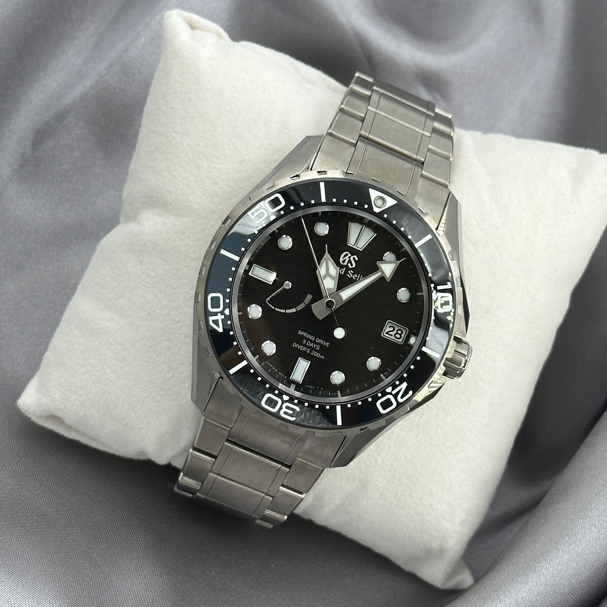 Grand Seiko Evolution 9 Collection SLGA015G 2026