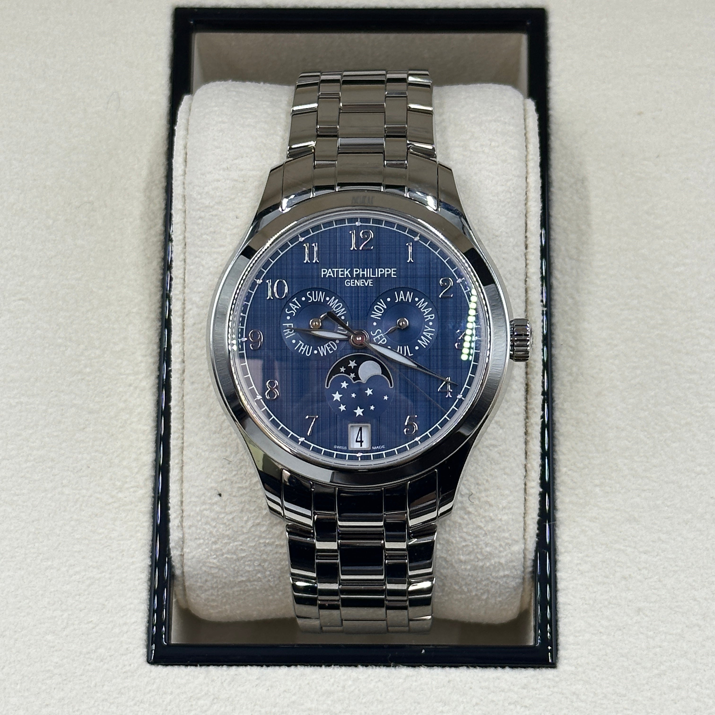 Patek Philippe Complications 4947/1A-001 2025