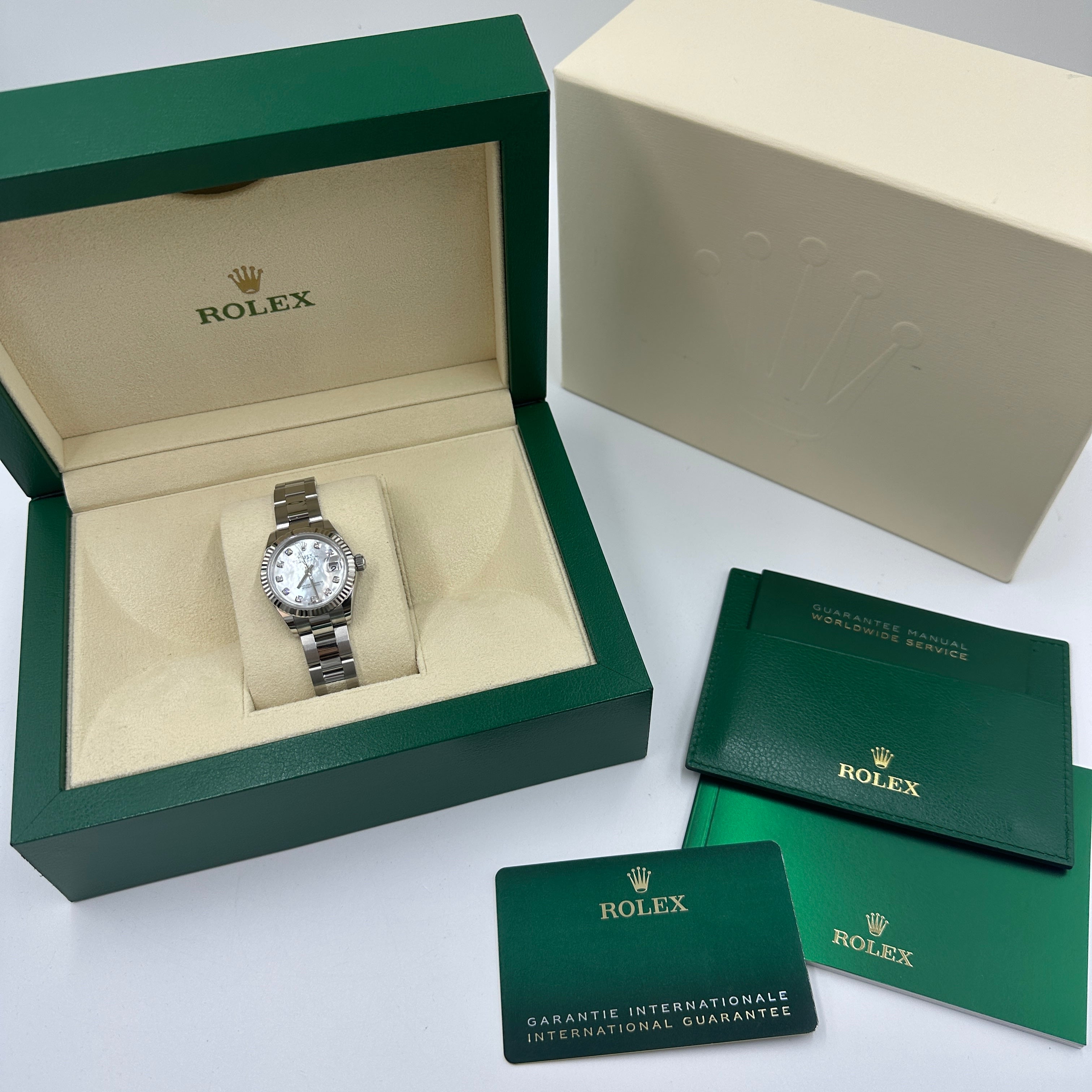Rolex Lady-Datejust 279174NG White Oyster 2025