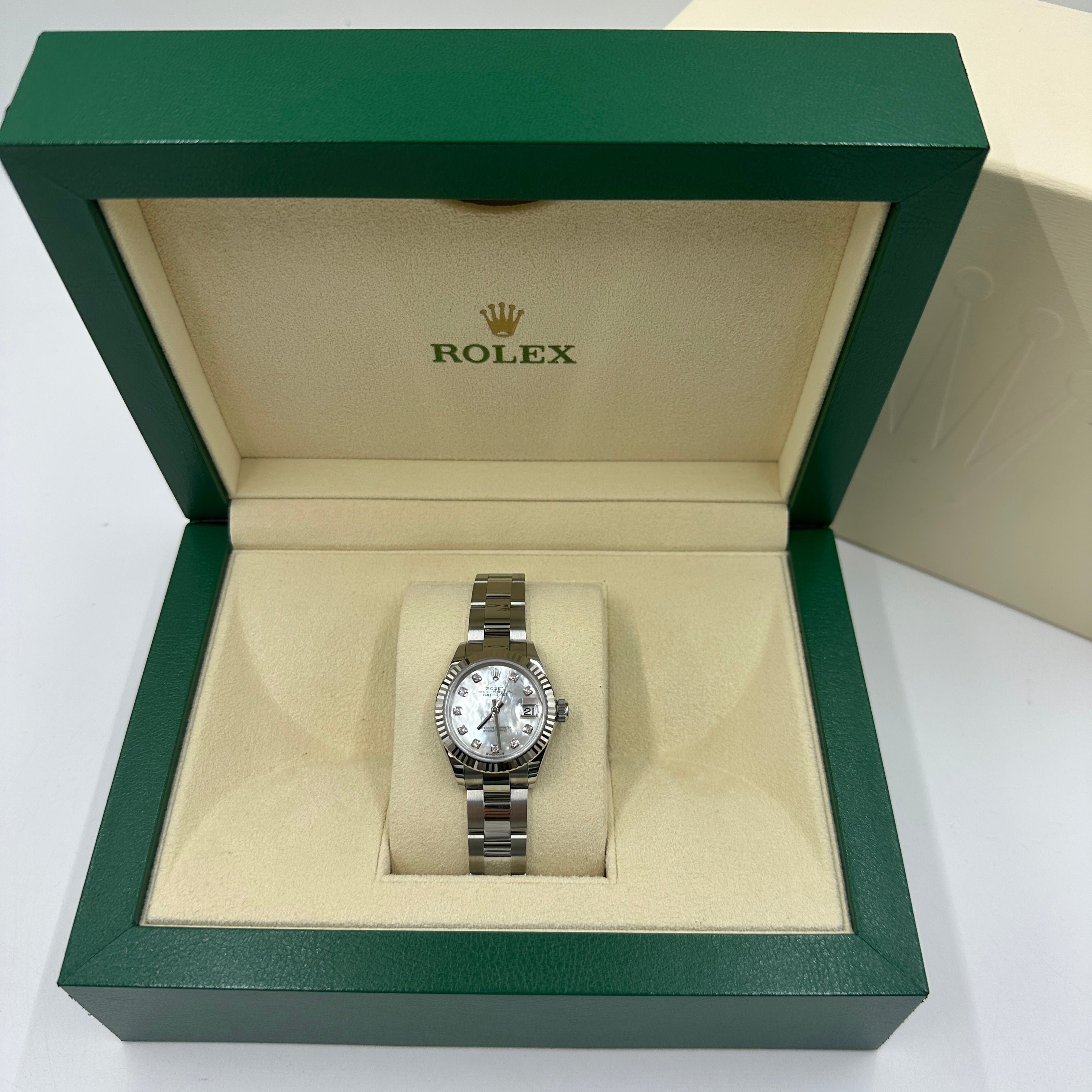 Rolex Lady-Datejust 279174NG White Oyster 2025