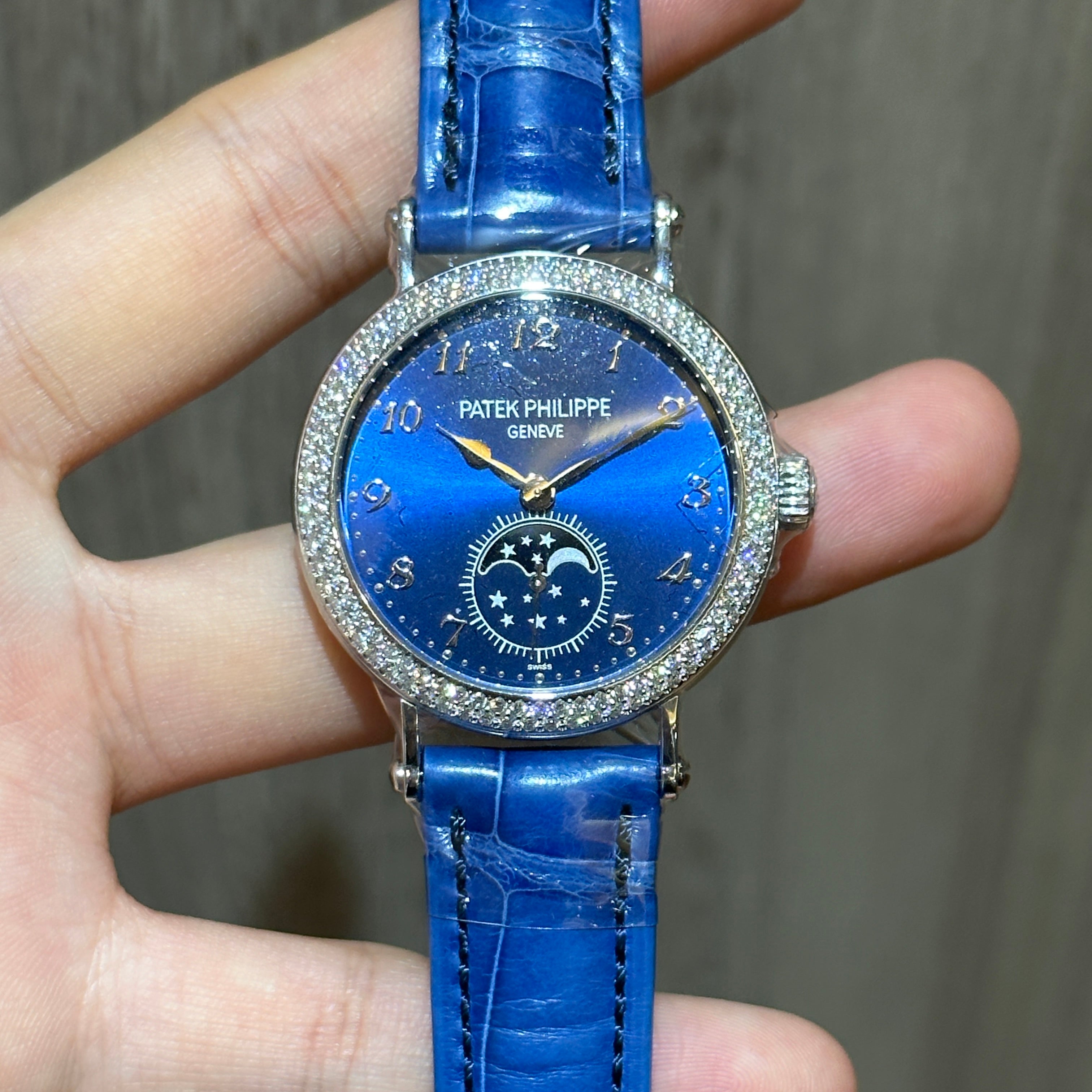 Patek Philippe Complications 7121/200G-001 2025