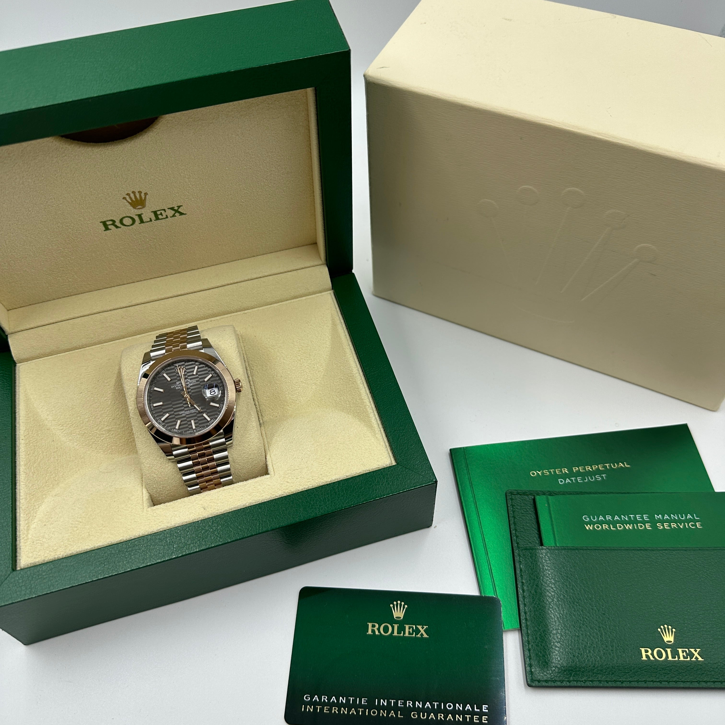 Rolex Datejust 41 126301 Grey Fluted Jubilee 2024