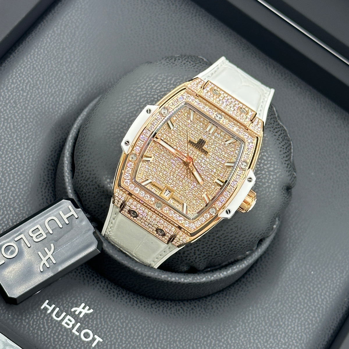 Hublot Spirit Of Big Bang King Gold White Pavé Full 39mm 665.OE.9010.LR.1604 2026