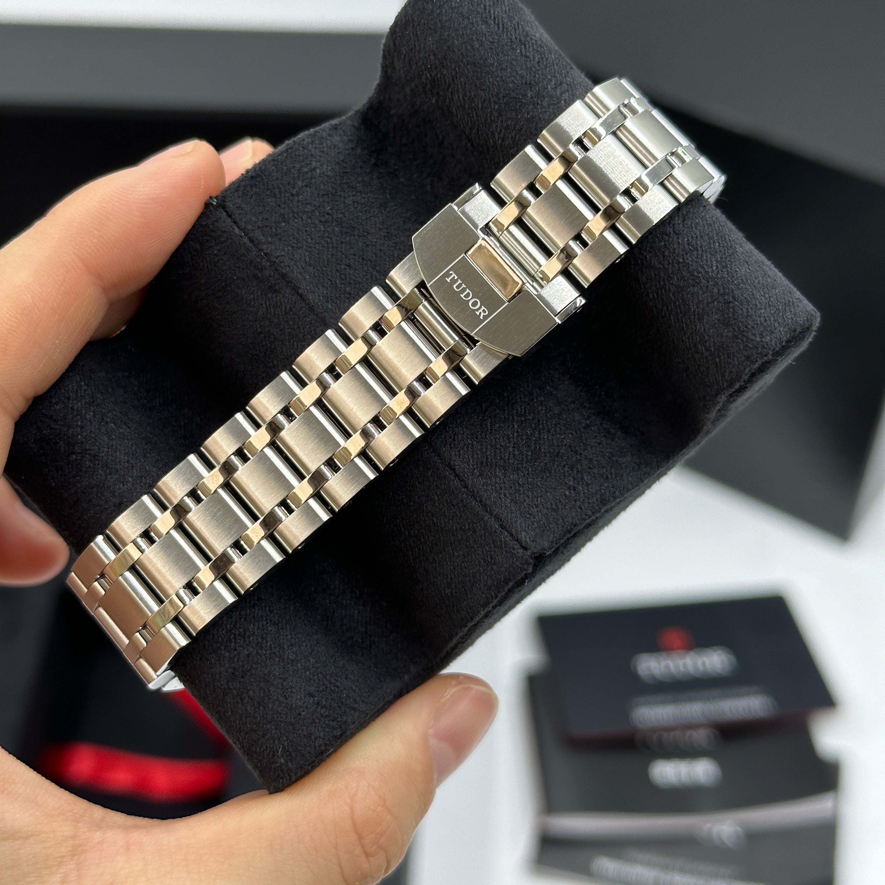 Tudor Royal M28500-0001