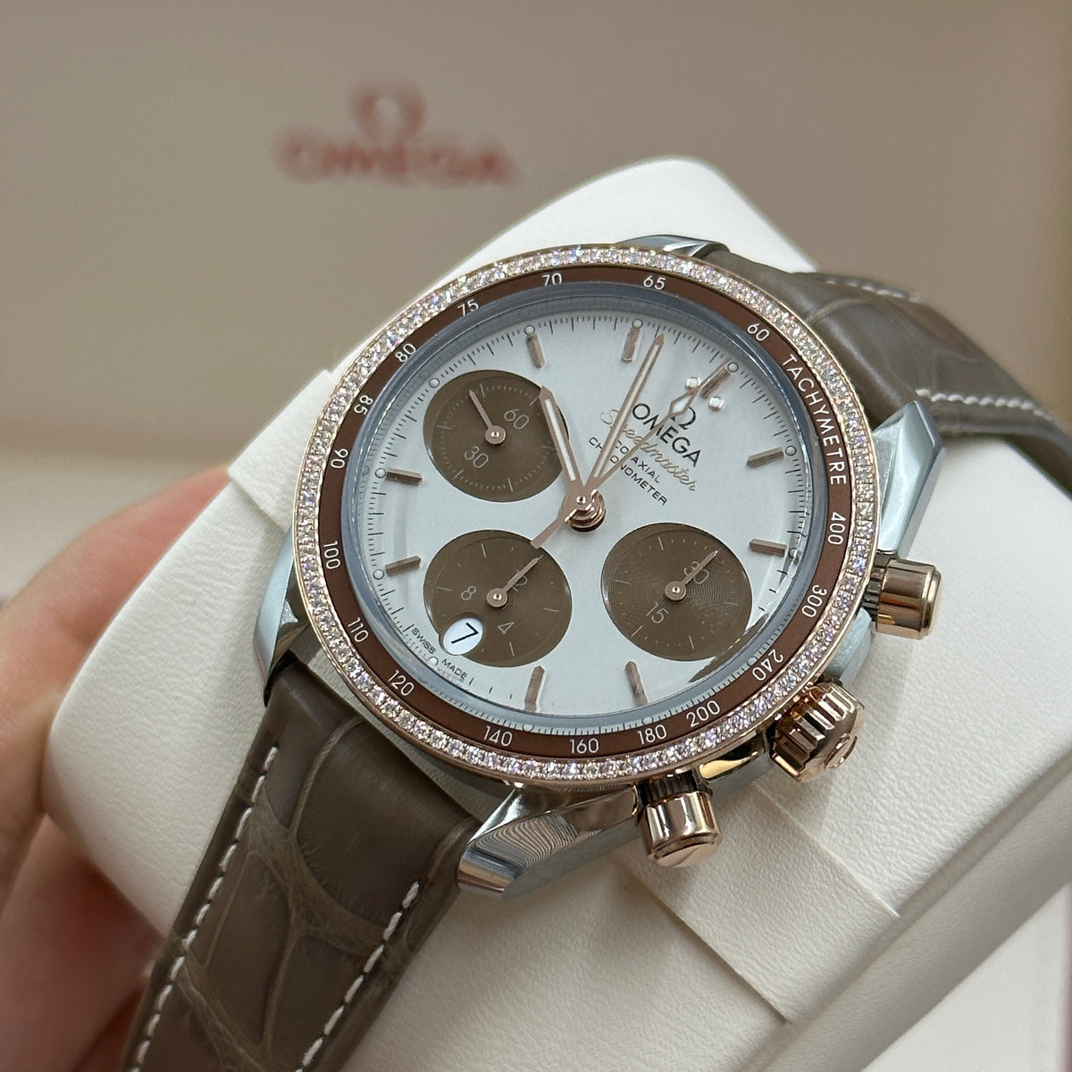 Omega Speedmaster 324.28.38.50.02.002 2026