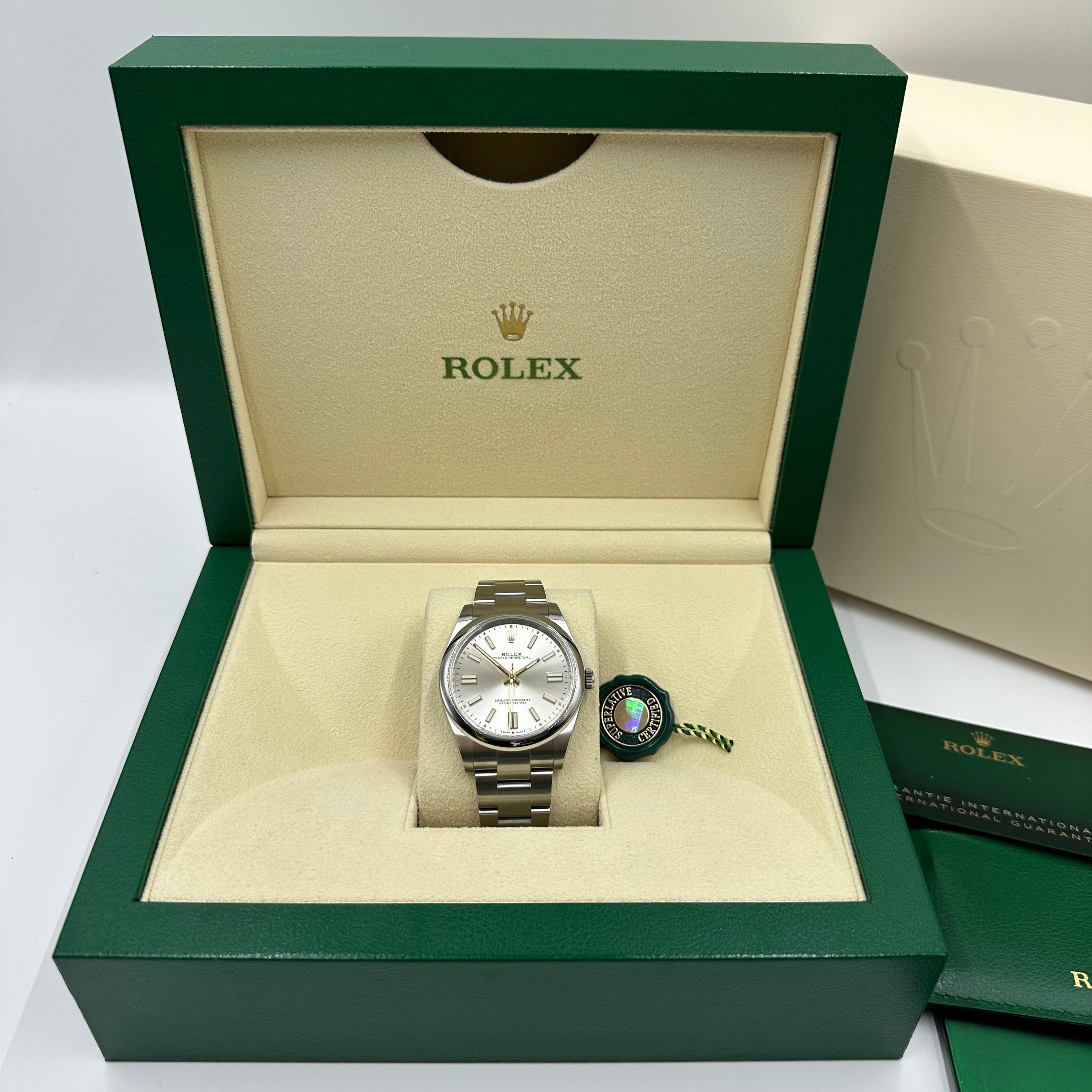Rolex Oyster Perpetual 41 124300 Silver 2025