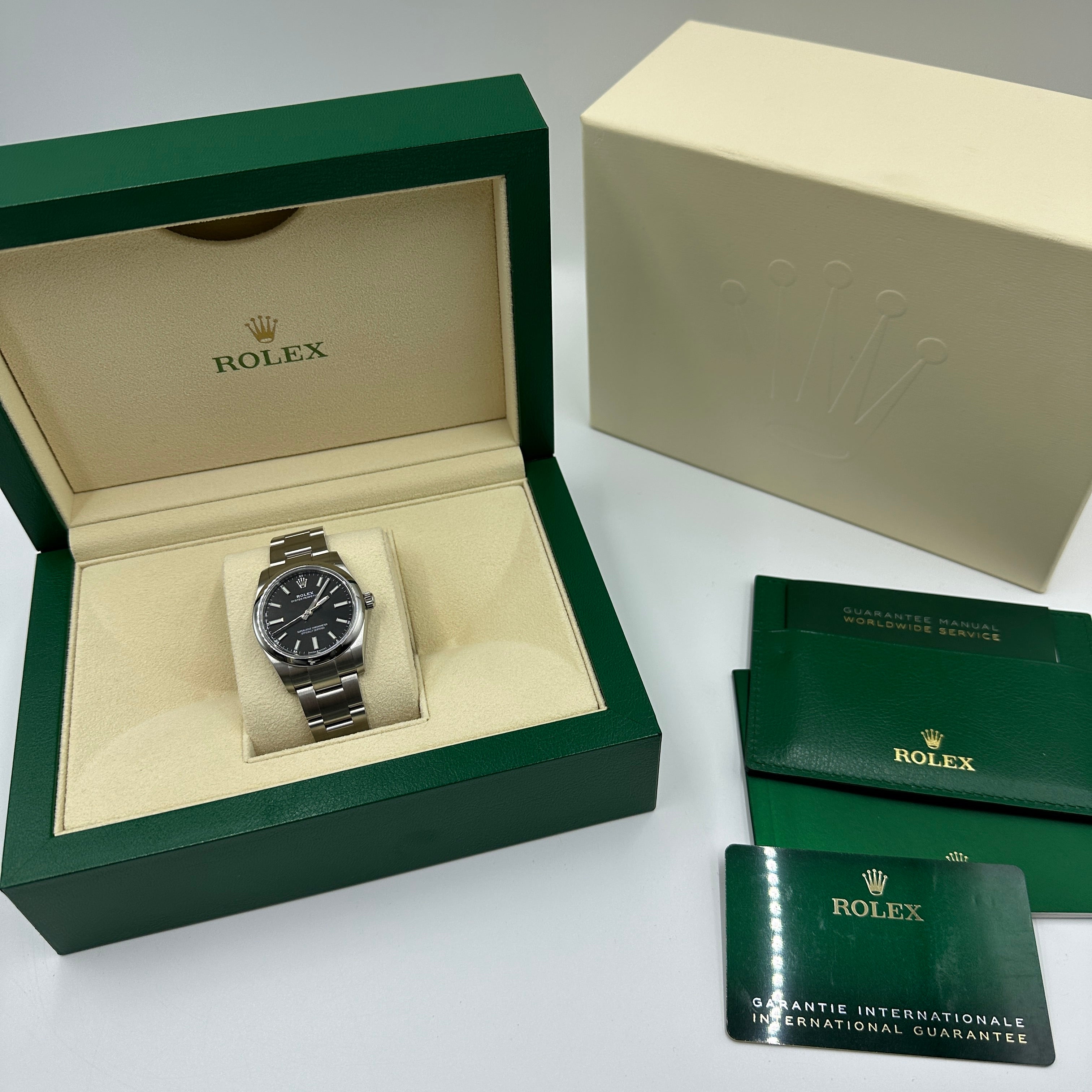 Rolex Oyster Perpetual 34 124200 Black 2025