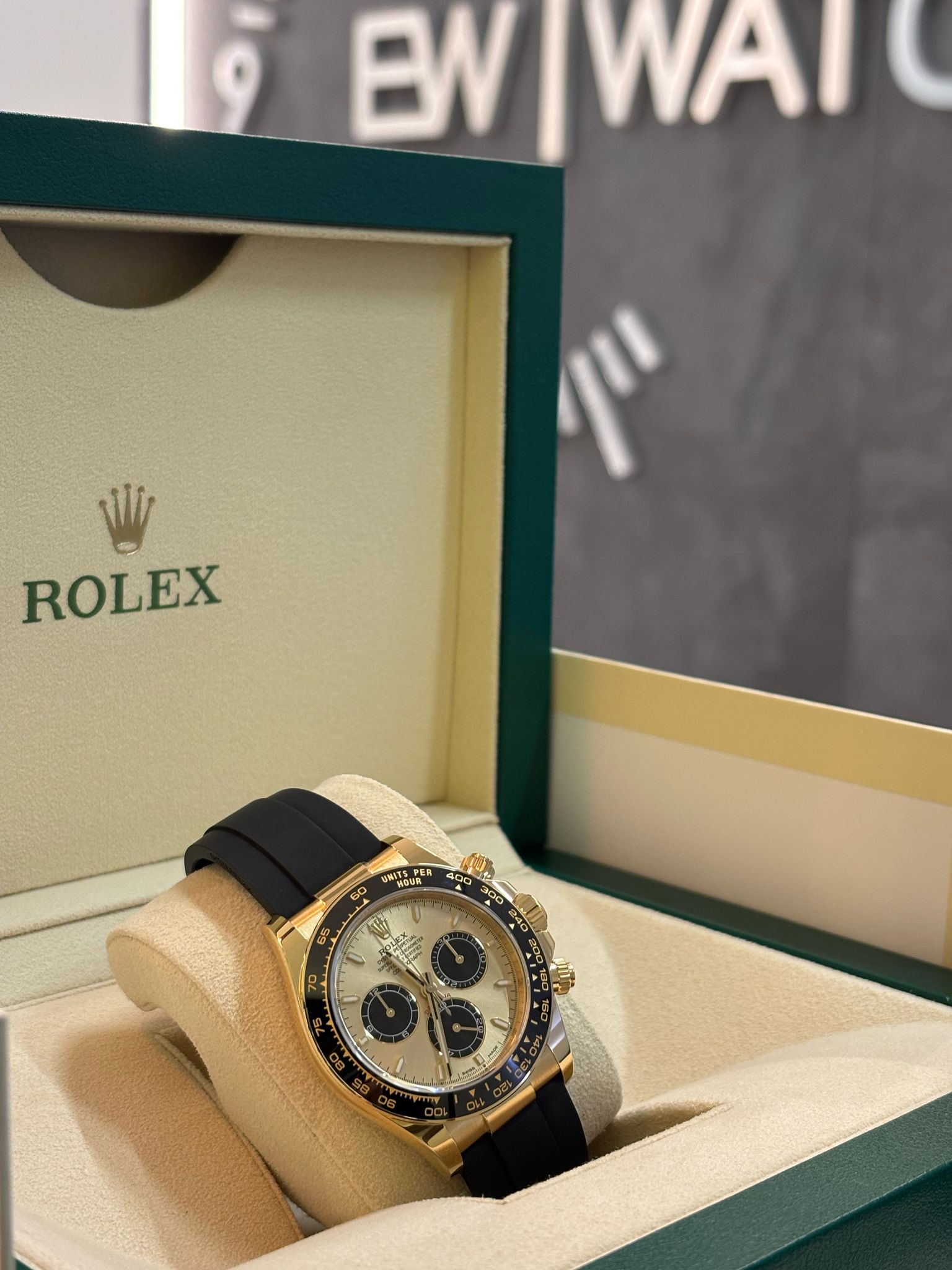 Rolex Cosmograph Daytona 126518 Golden and bright black YML