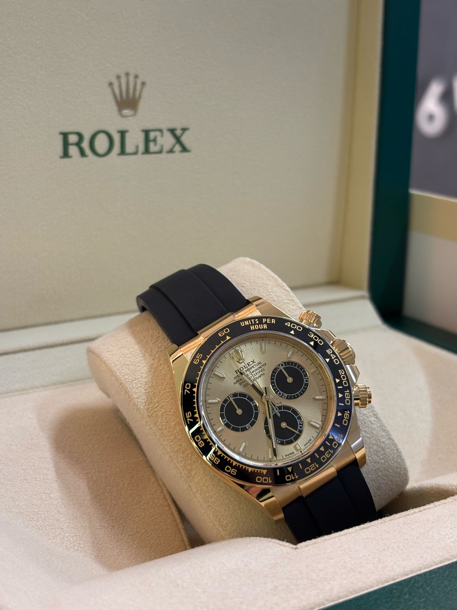 Rolex Cosmograph Daytona 126518 Golden and bright black YML