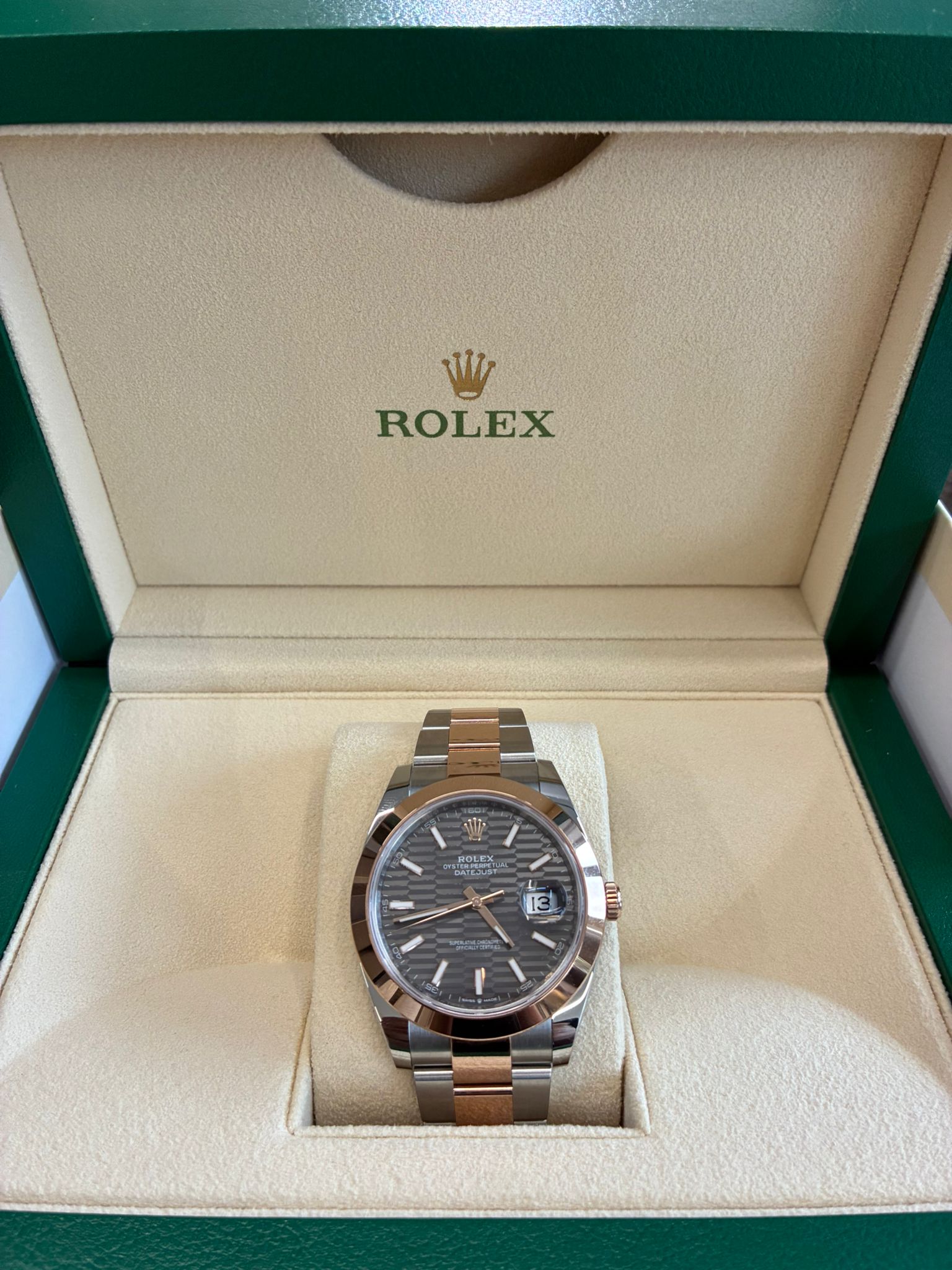 Rolex Datejust 41 126301 Grey Fluted Oyster 2024