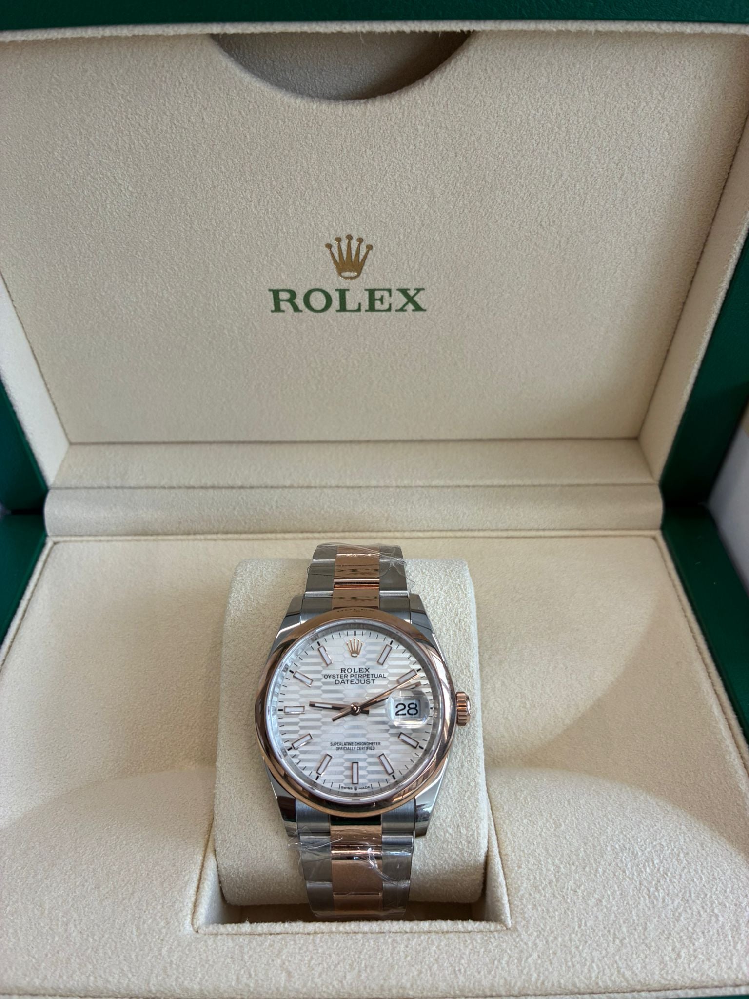 Rolex Datejust 36 126201-0033 Silver Flute Oyster 2024