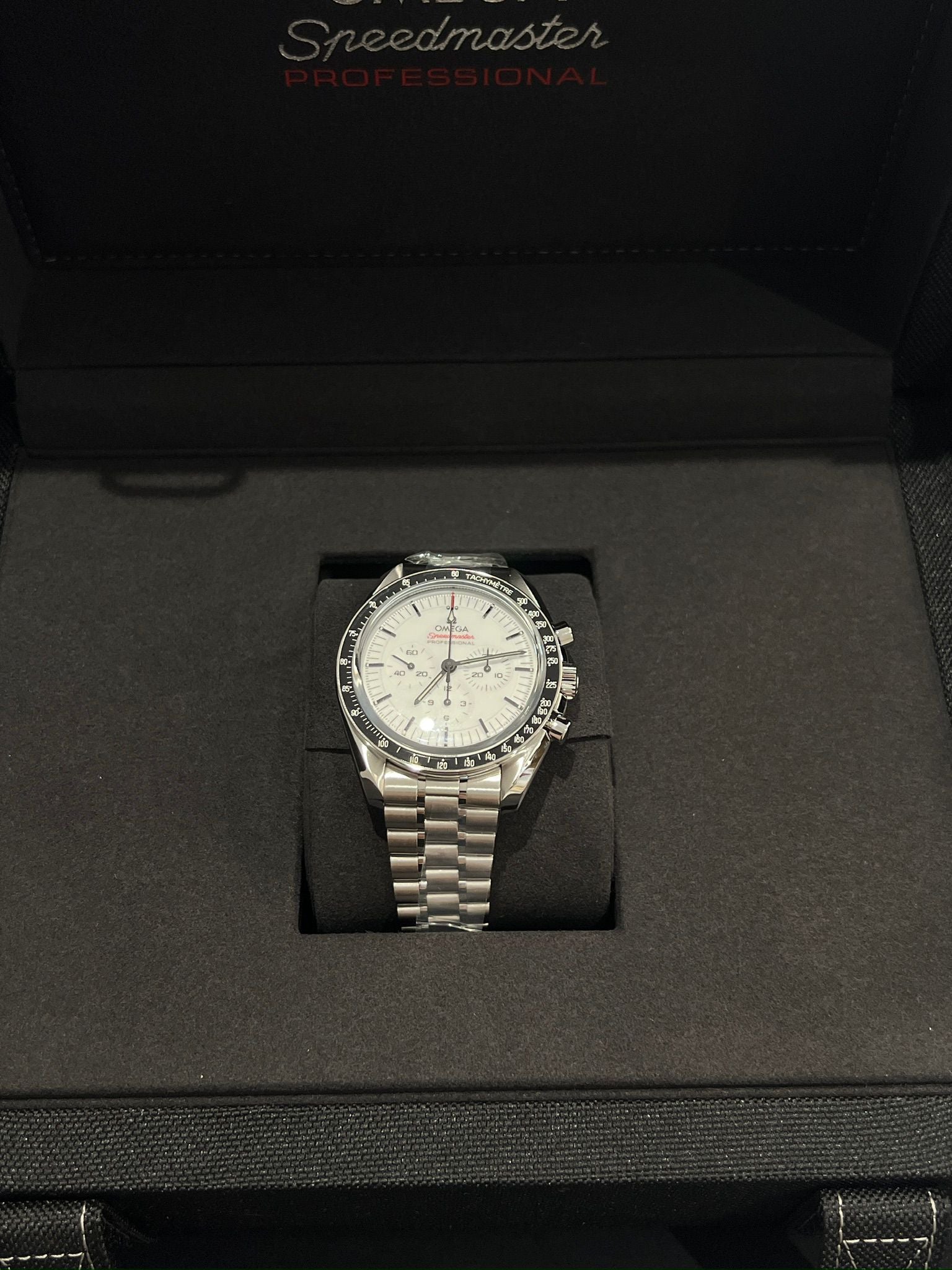 Omega Speedmaster Moonwatch 310.30.42.50.04.001 WHITE STEEL
