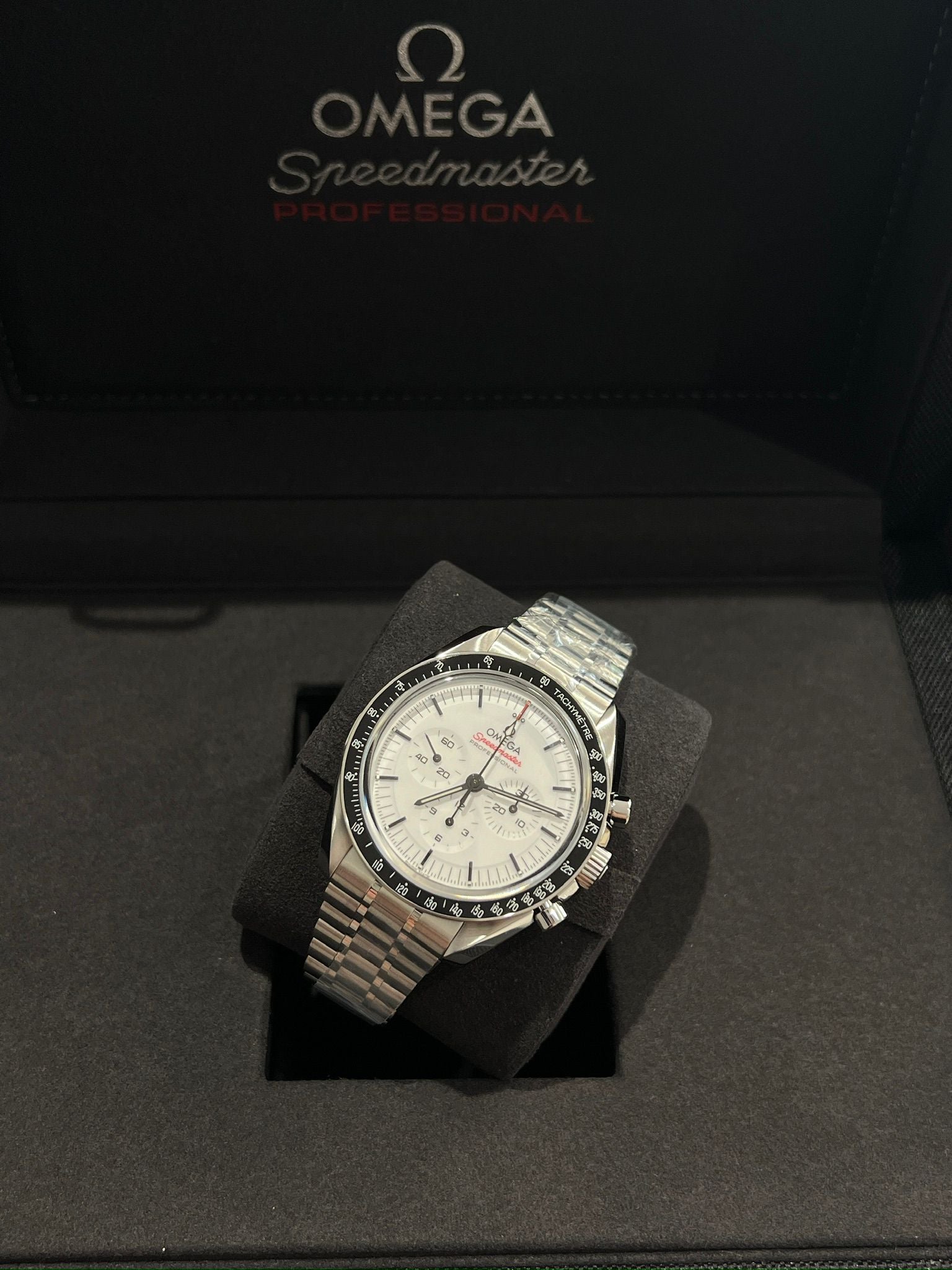 Omega Speedmaster Moonwatch 310.30.42.50.04.001 WHITE STEEL