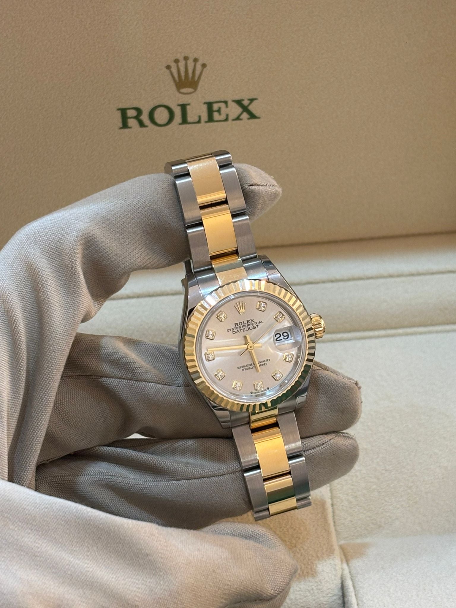 Rolex Lady-Datejust 28 279173G Silver Diamonds Oyster 2026