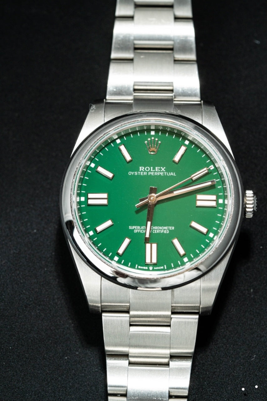 Rolex Oyster Perpetual 41 124300 2023 Green Full Set