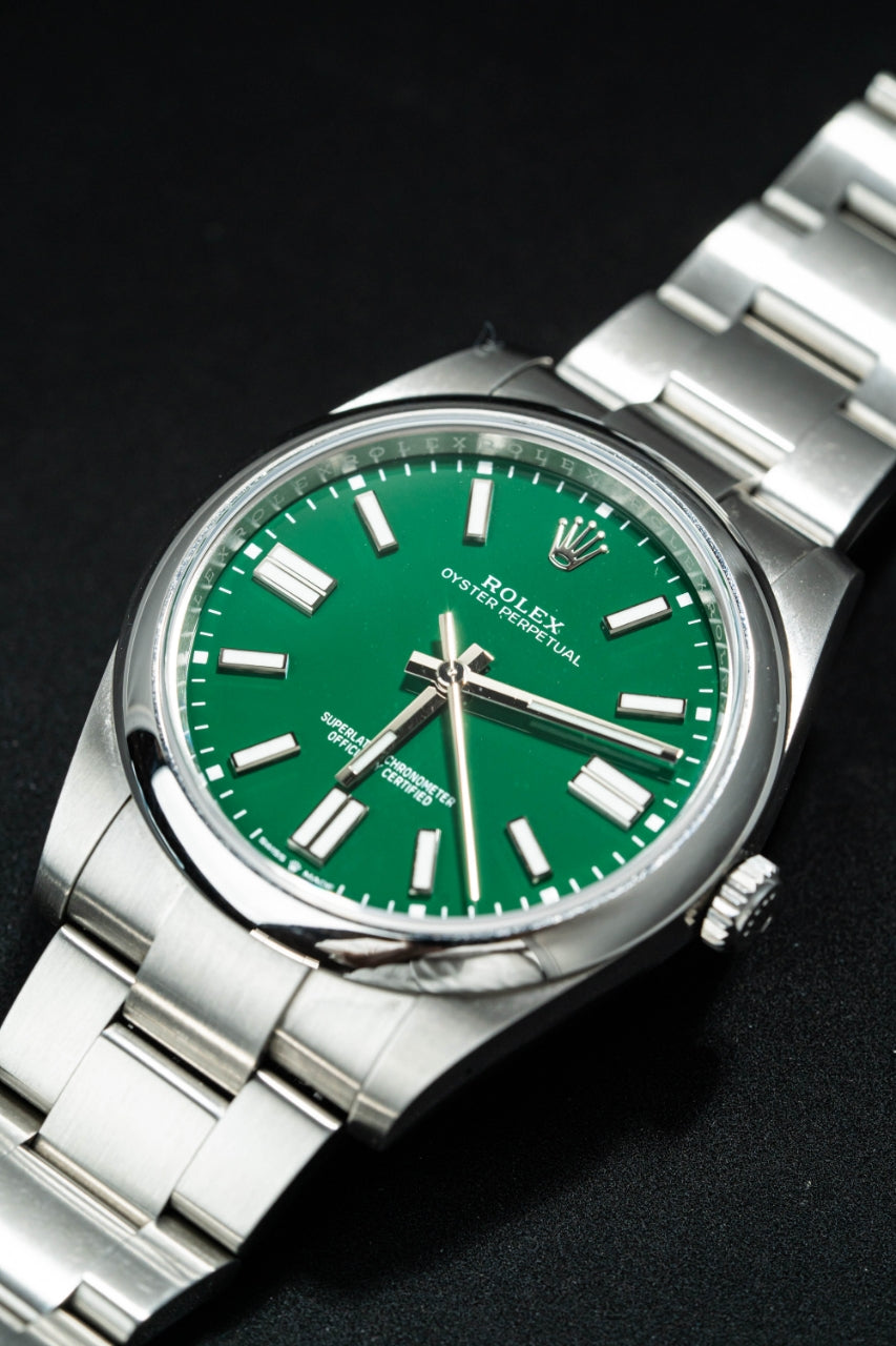 Rolex Oyster Perpetual 41 124300 2023 Green Full Set