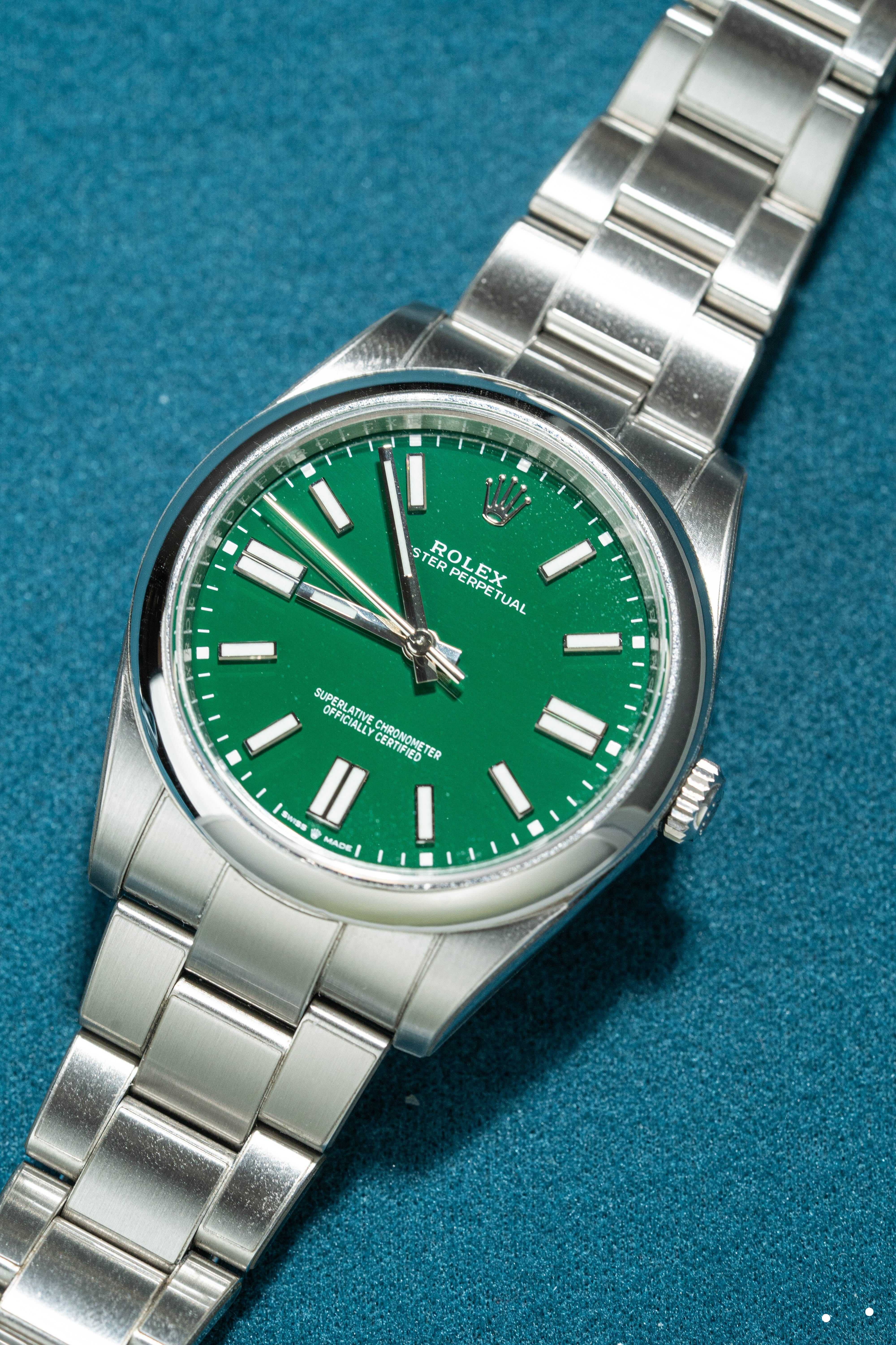 Rolex Oyster Perpetual 41 124300 Green 2024 Full Set