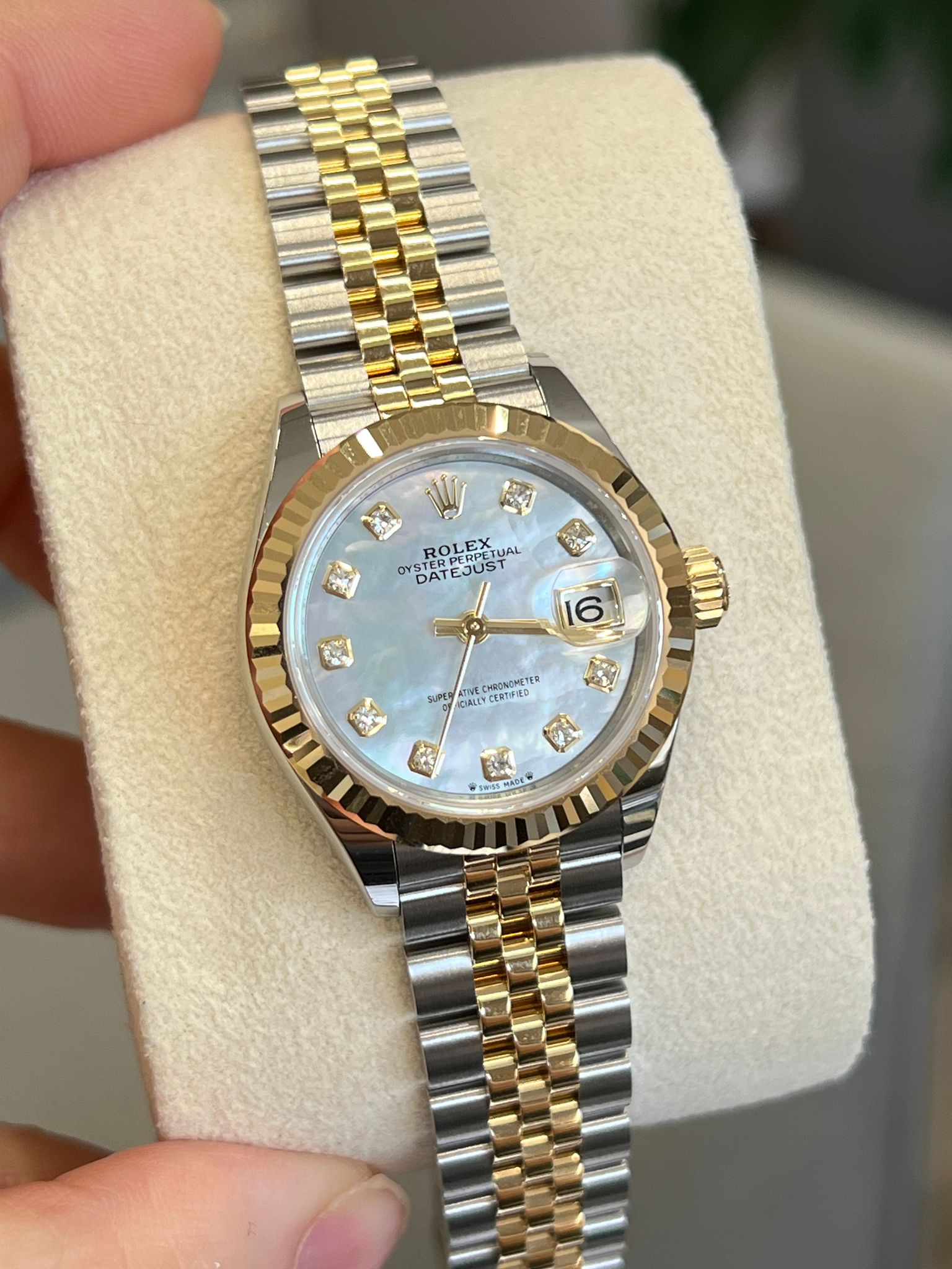 Rolex Lady-Datejust279173NG WHITE JUB – EW Watches