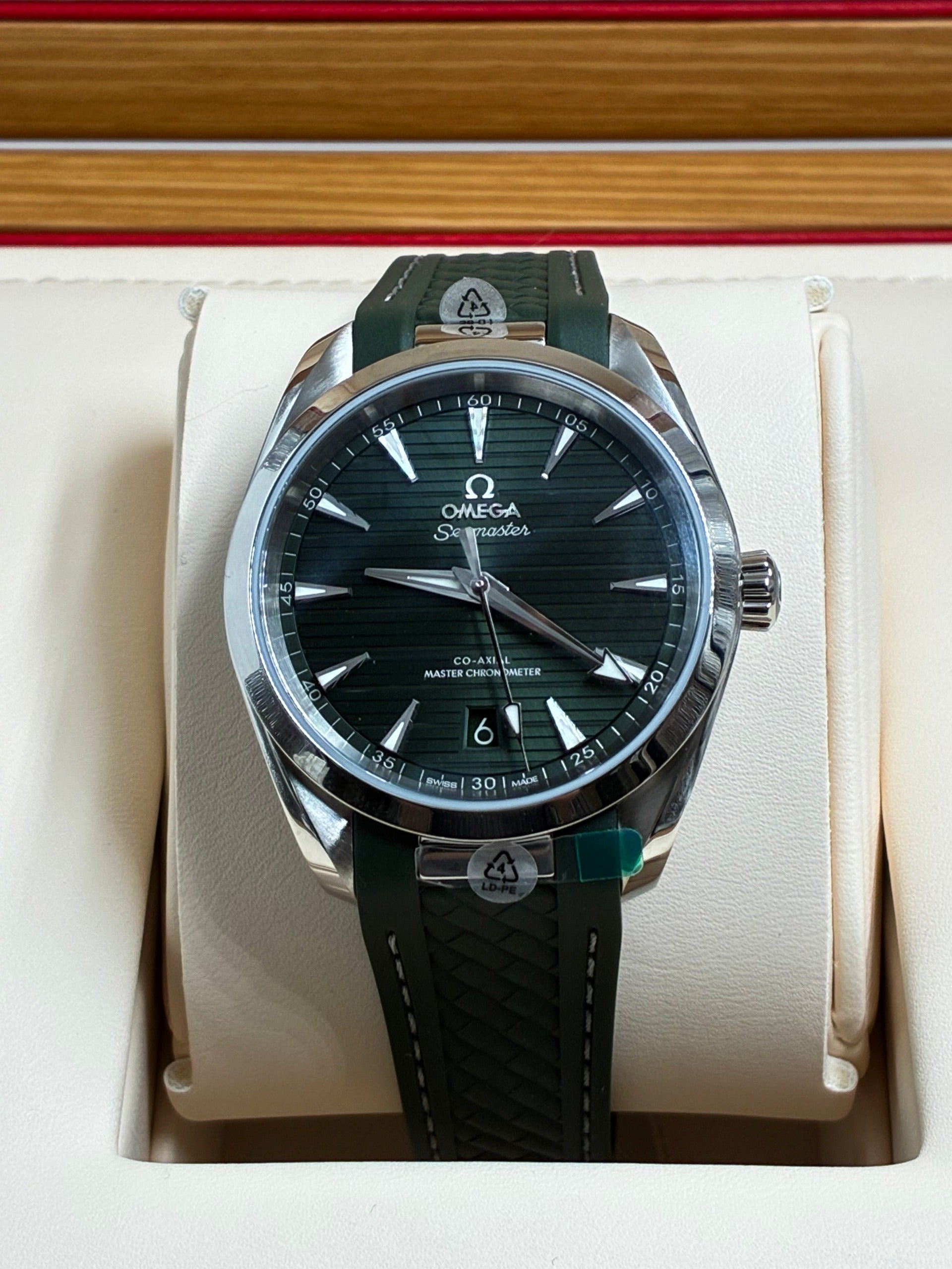 Omega 220.12.38.20.10.001 Seamaster Aqua Terra