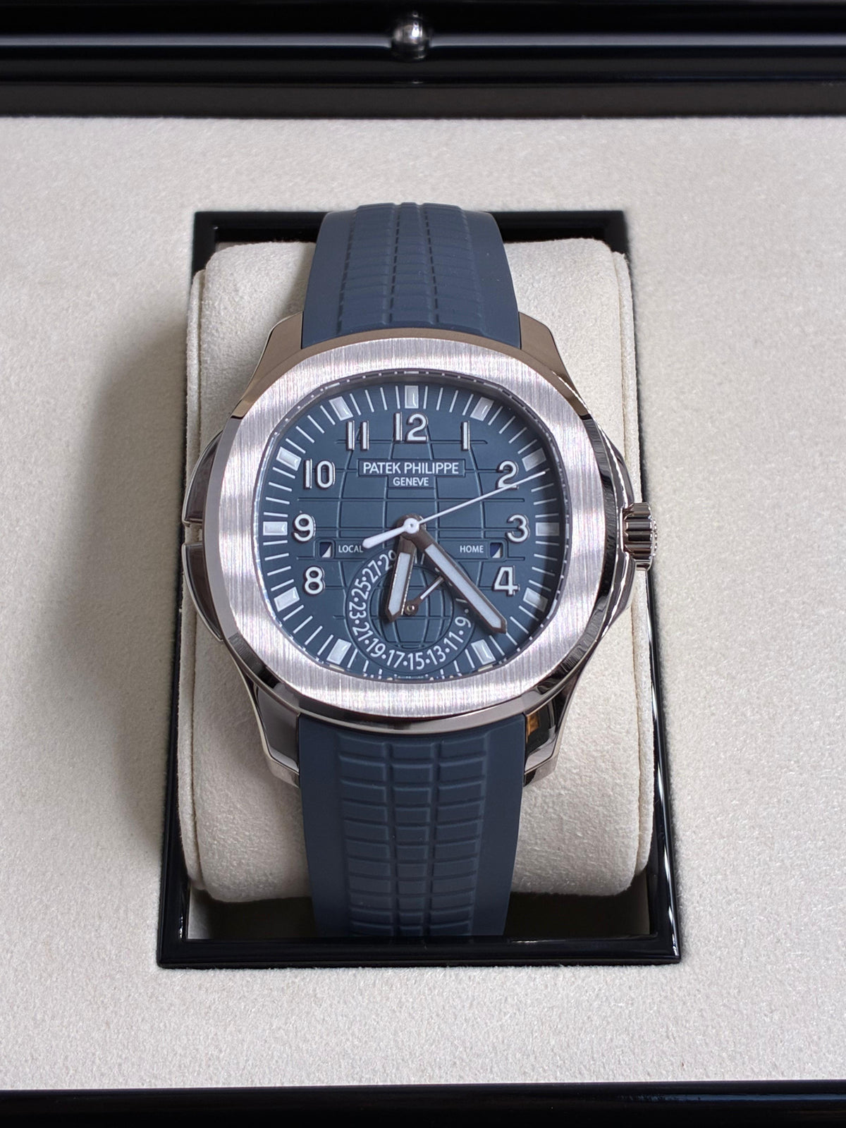Patek Philippe Aquanaut 5164G-001 2025