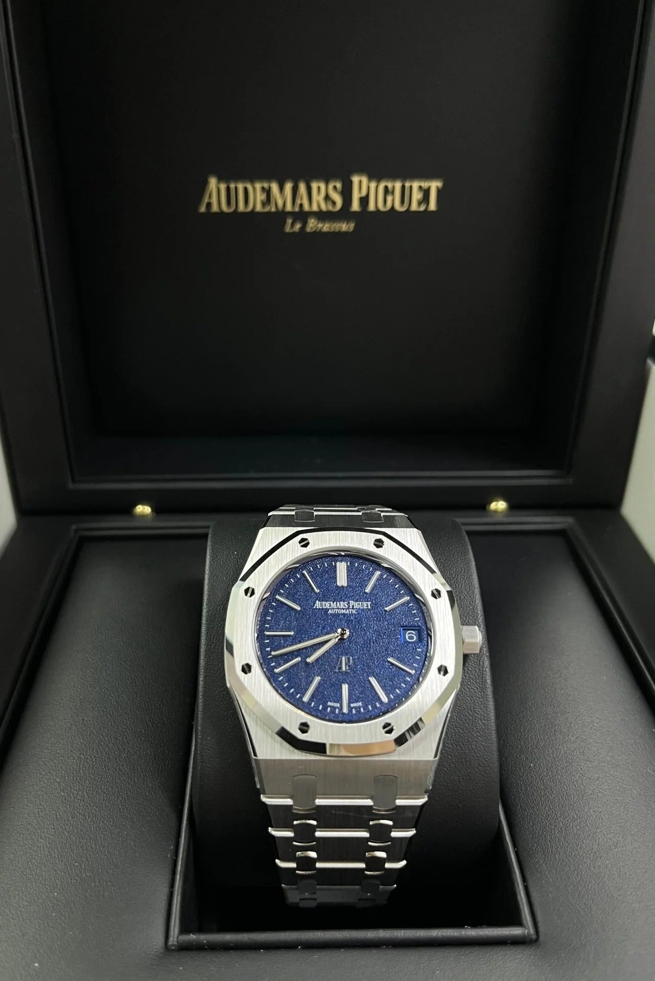 Audemars Piguet Royal Oak "jumbo" Extra-thin 16202BC.OO.1240BC.02 2025