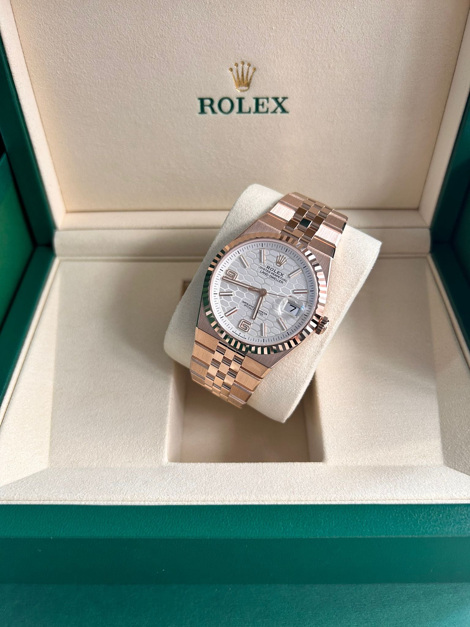 Rolex Land-Dweller 40 127335 WHITE 40mm