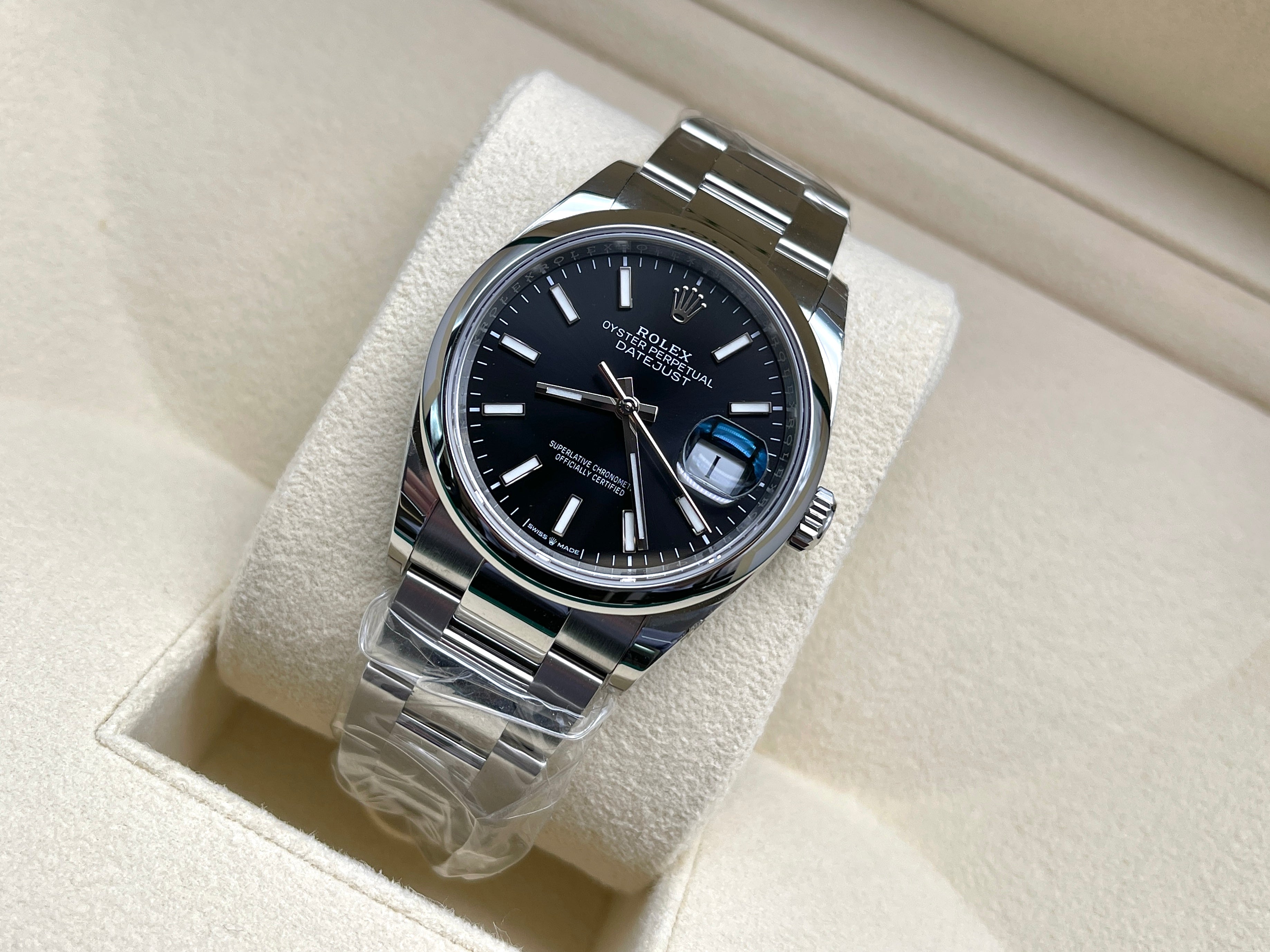 Rolex Datejust 36 126200 Black Index Oyster 2025