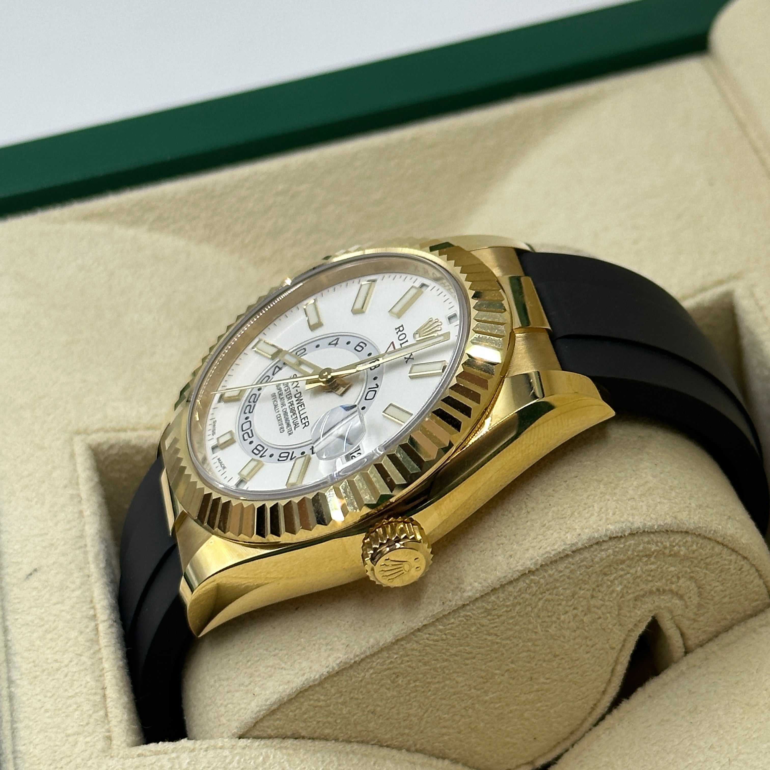 Rolex Sky-Dweller 42mm 326238 White 2021
