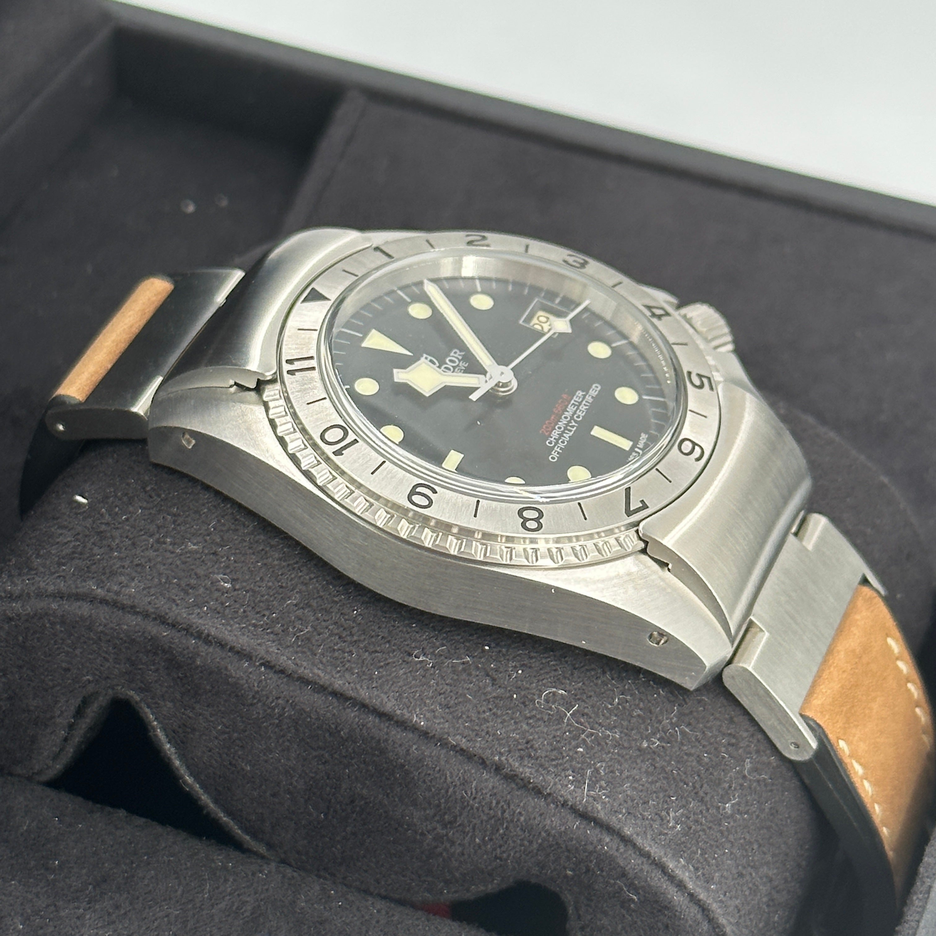 Tudor Black Bay P01 42mm 70150-0001 Black Leather 2024