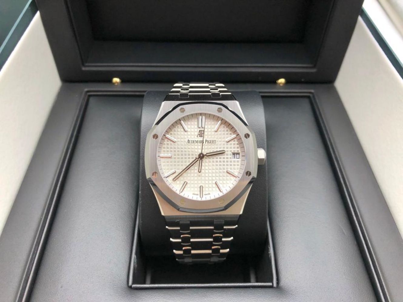 Audemars Piguet Royal Oak 41mm 15500St White 2021