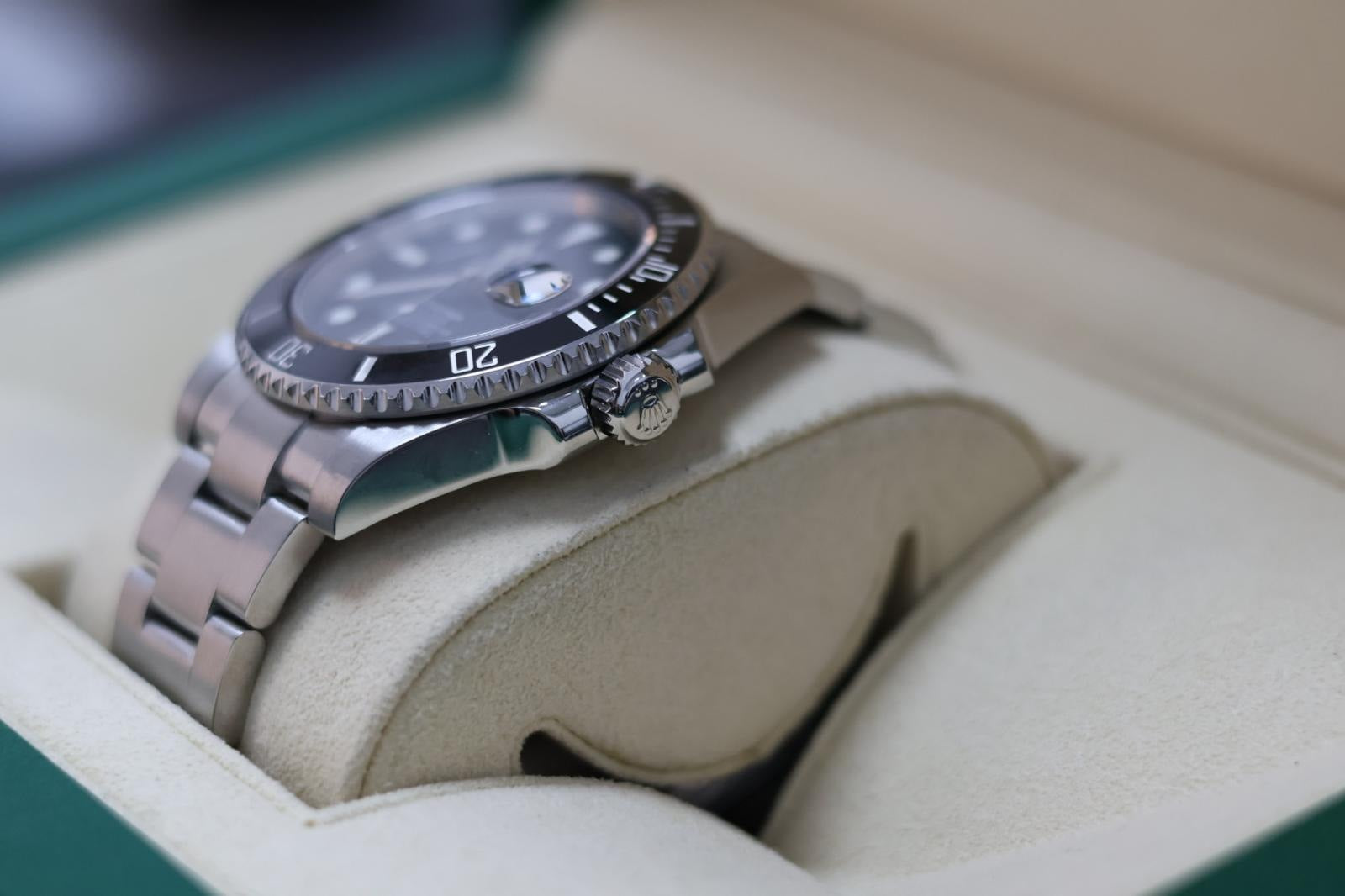 Rolex Submariner Date 116610ln Black