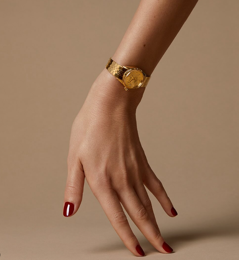 What wrist does a woman wear a watch|Why the Women's Rolex Lady-Datejust Watch Remains a Timeless Favorite Among Women