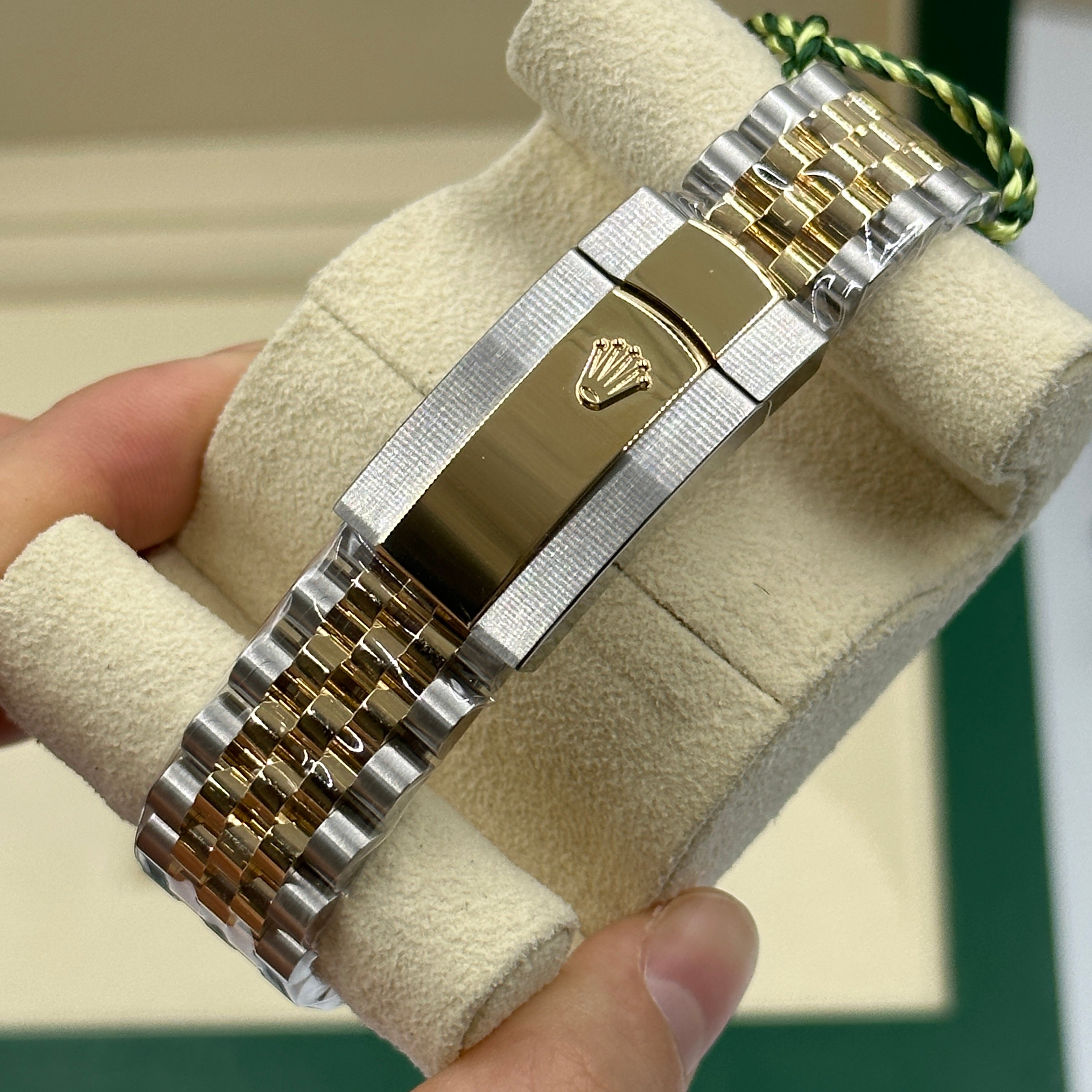 Rolex Datejust 36 126233Ng White Jubilee 2025