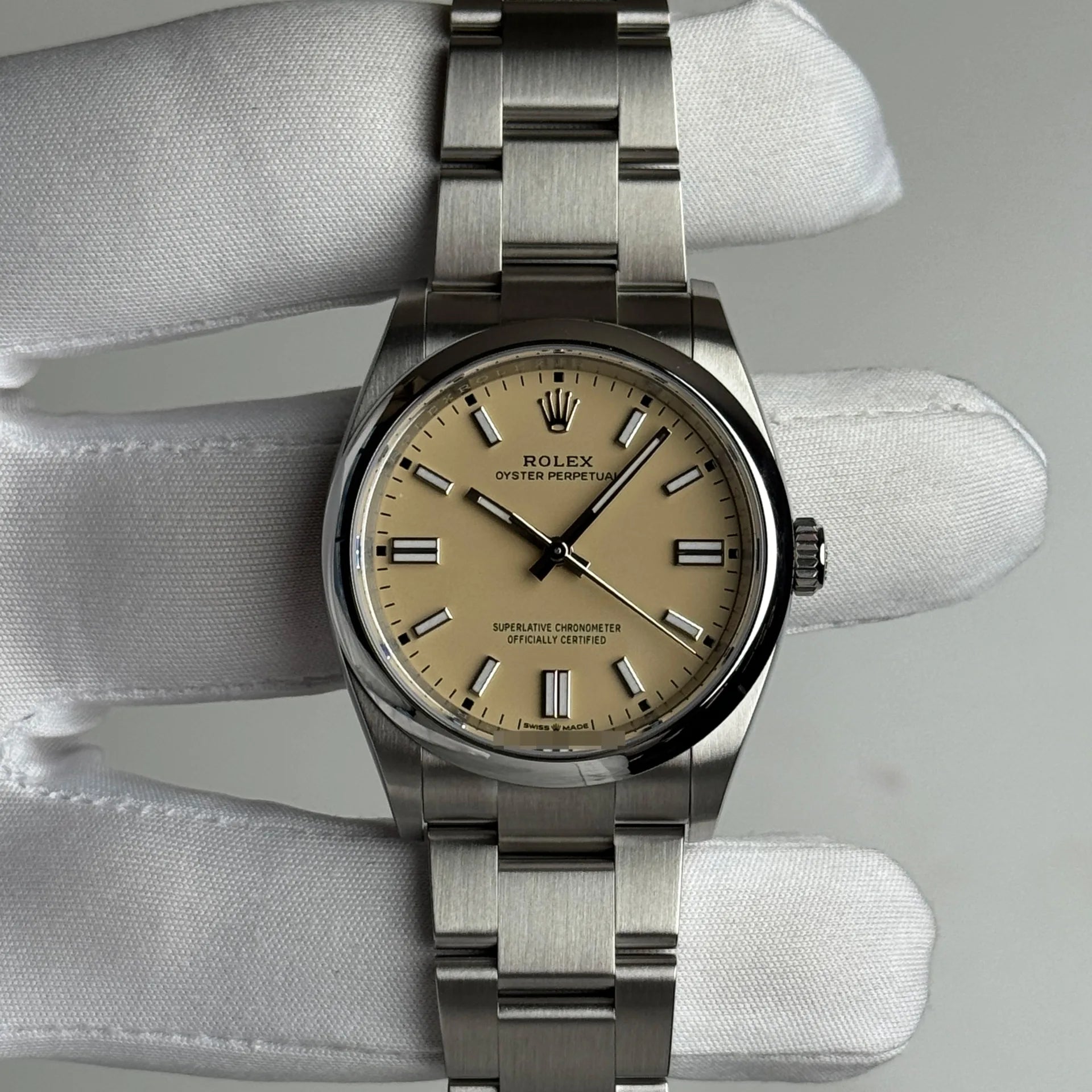 Rolex Oyster Perpetual 36 126000 Beige