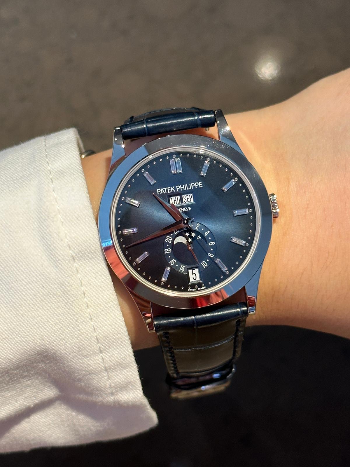 Patek Philippe Annual Calendar 5396G‑017 White‑Gold 38.5 mm Blue Dial
