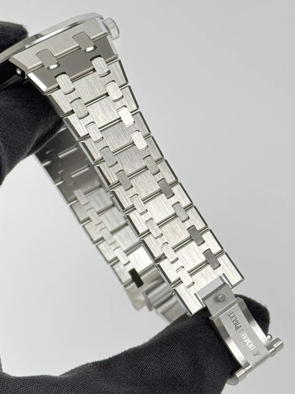 Audemars Piguet Royal Oak Selfwinding 15551ST.ZZ.1356ST.04 2025